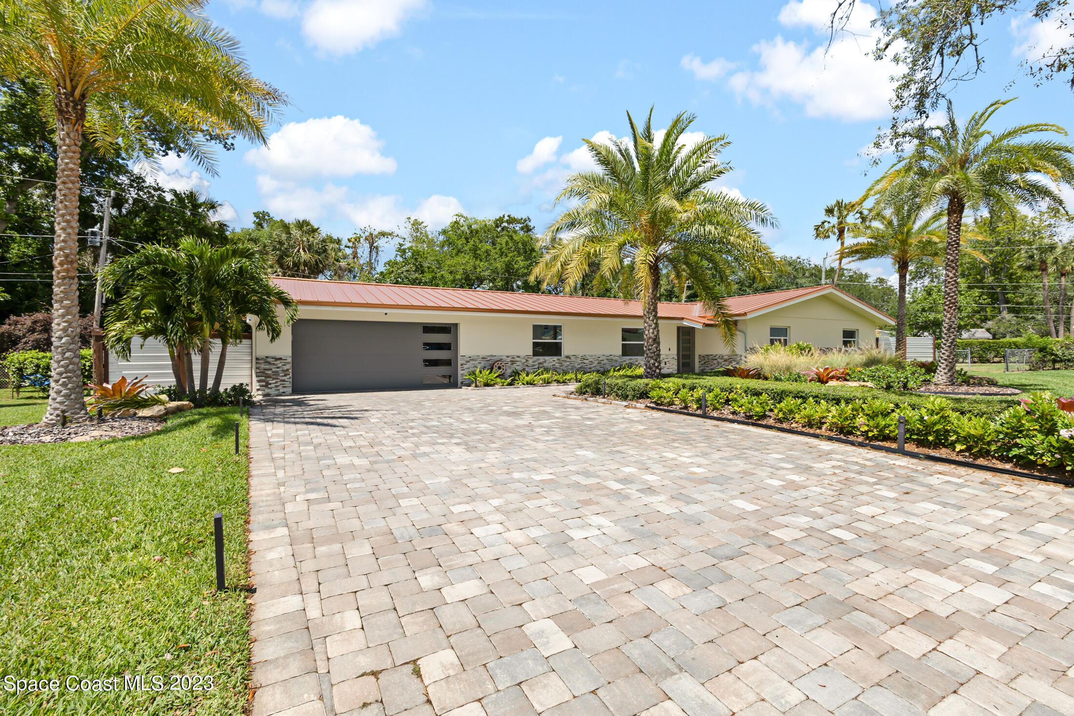 144 S Twin Lakes Road