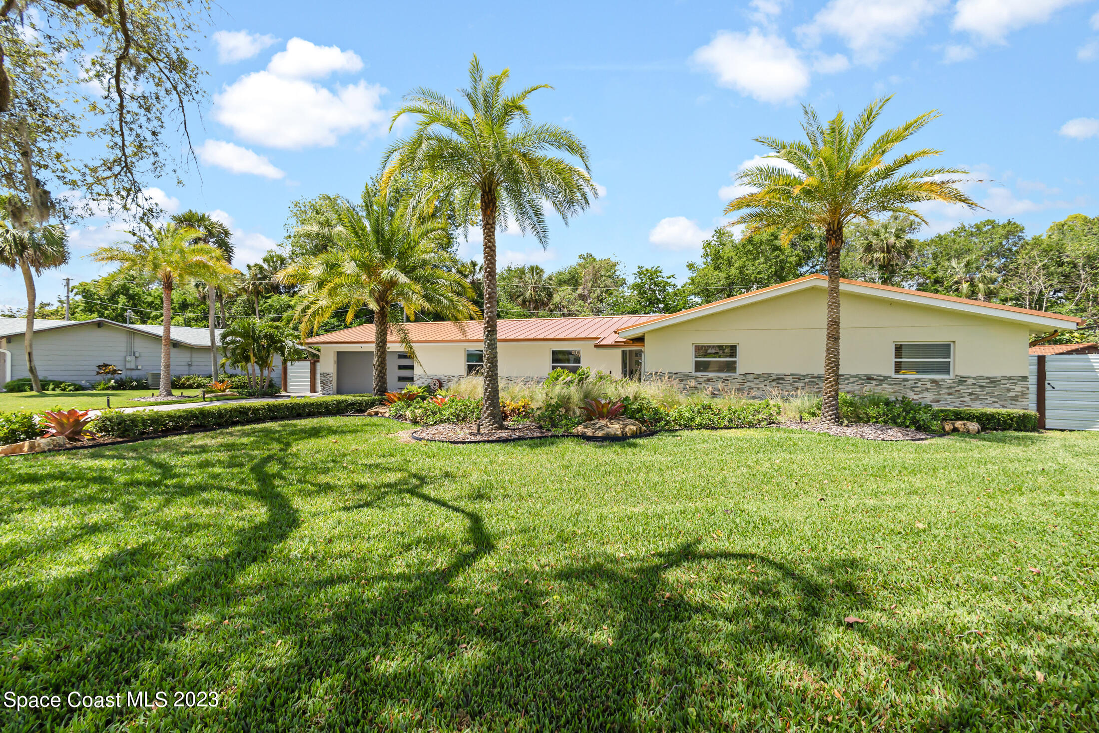 144 S Twin Lakes Road