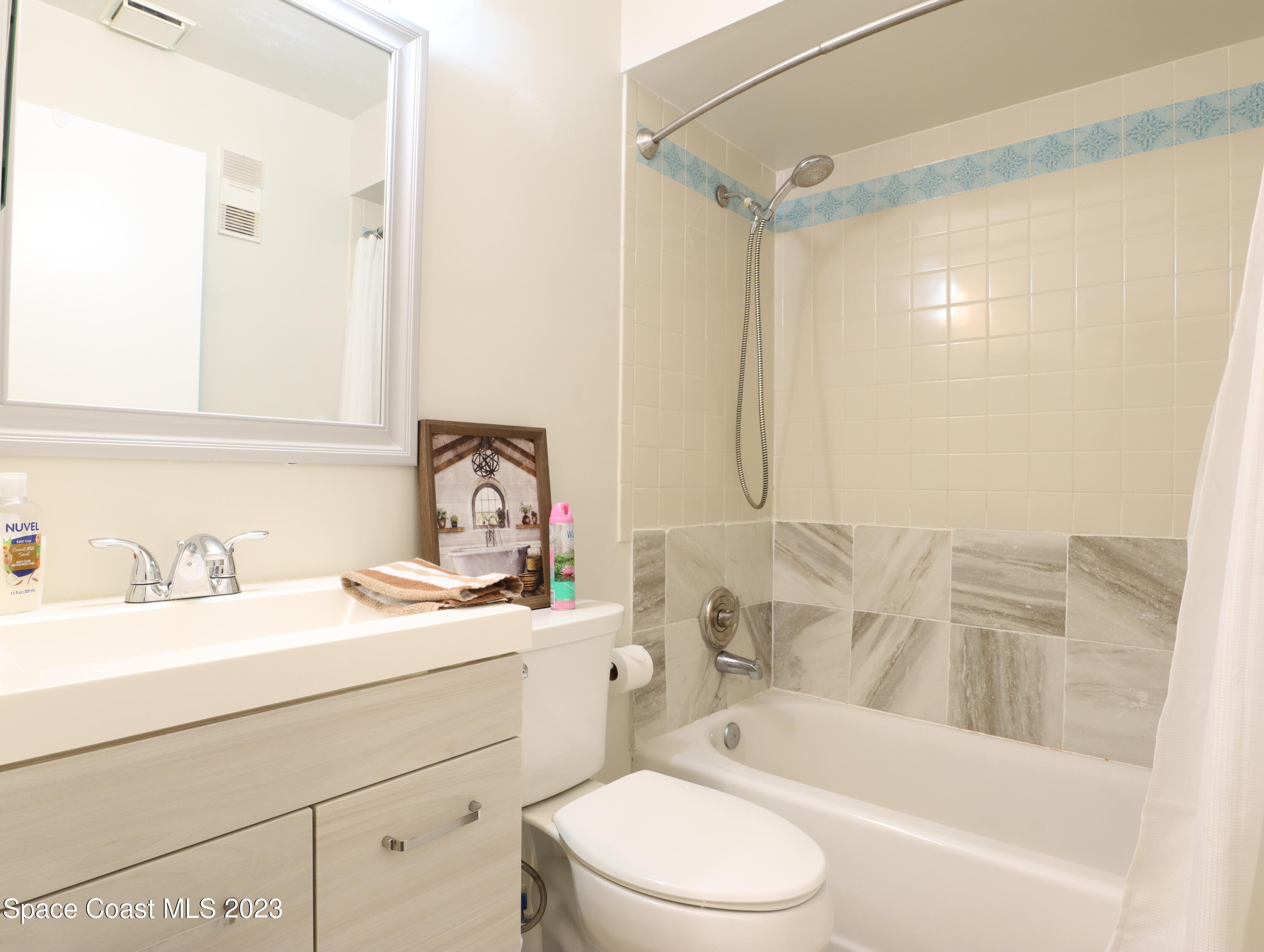 3147 Sir Hamilton Circle, 10