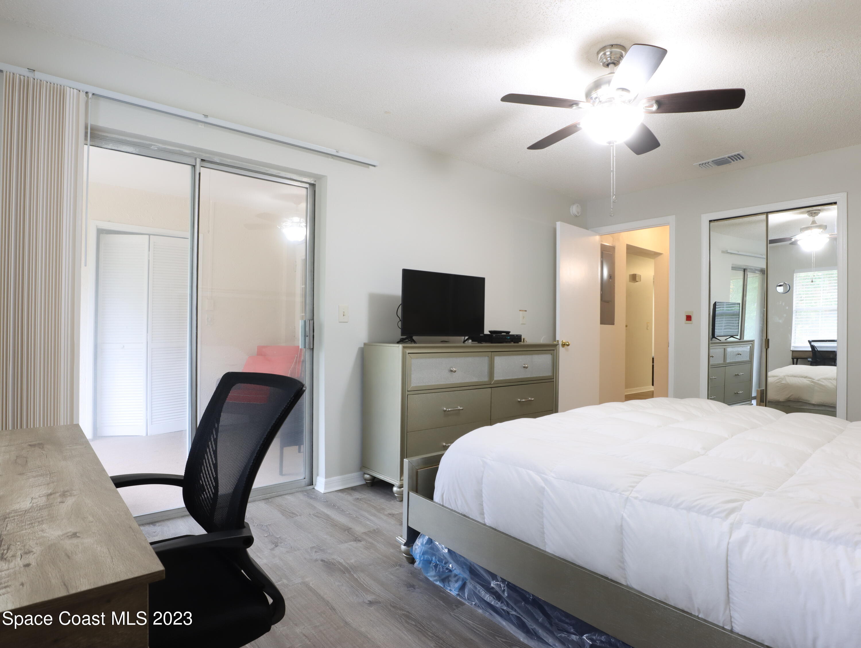 3147 Sir Hamilton Circle, 10