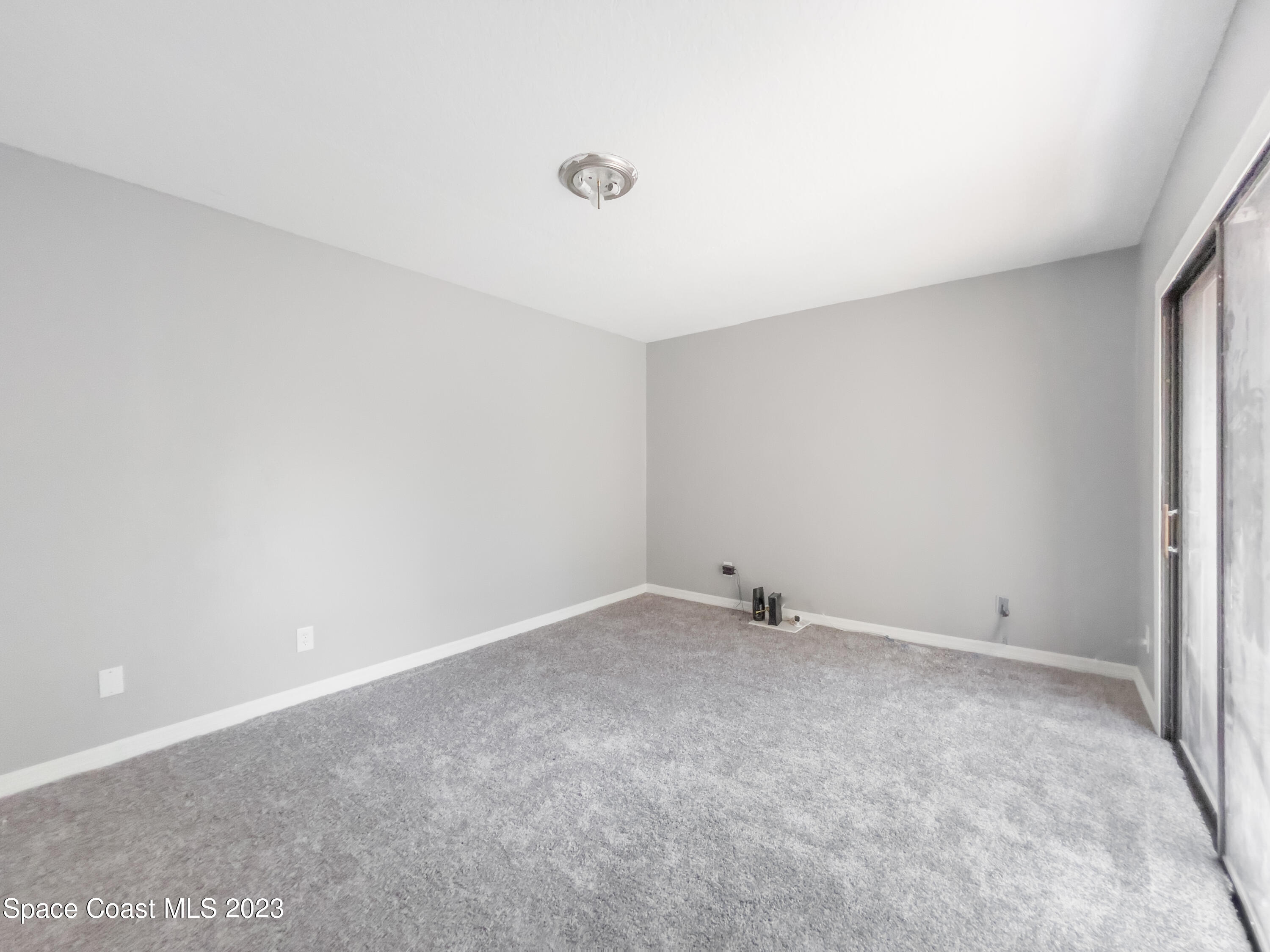 1012 Vista Oaks Circle NE