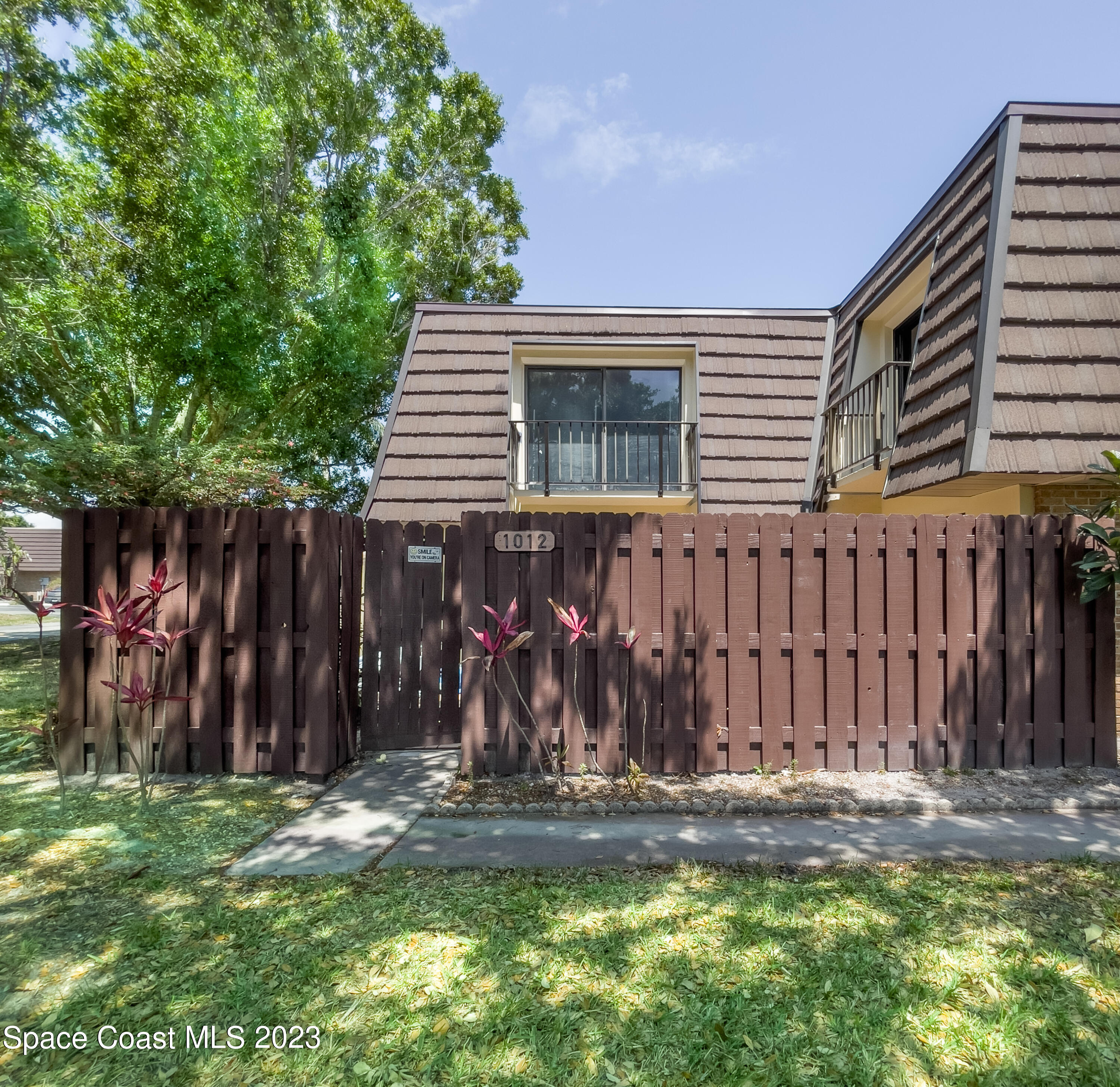 1012 Vista Oaks Circle NE