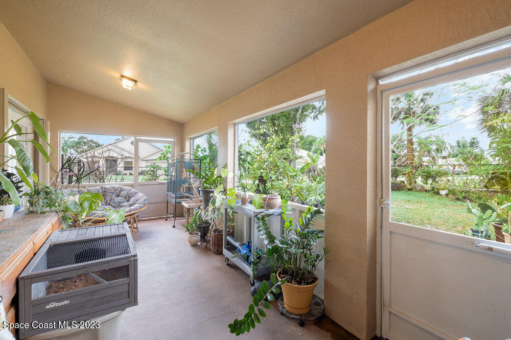 630 Sunset Lakes Drive