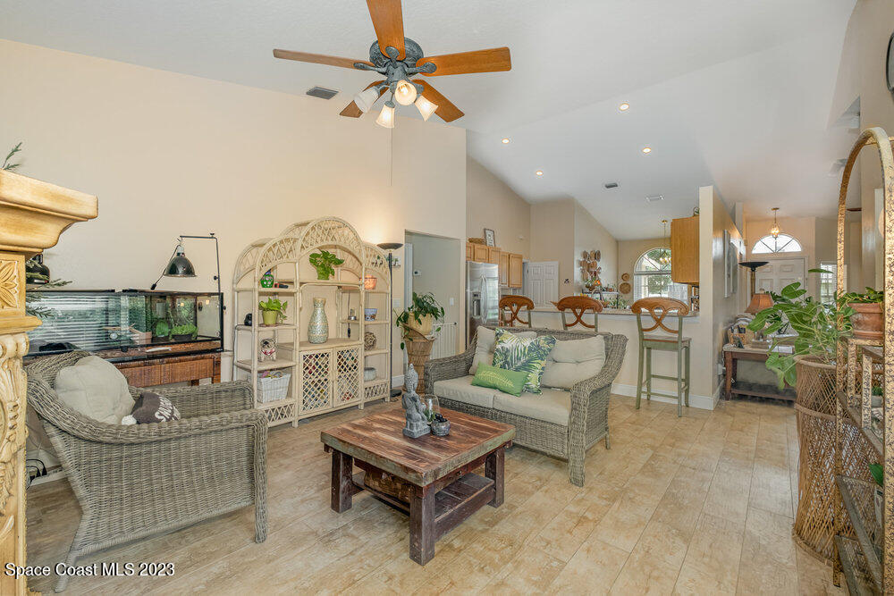 630 Sunset Lakes Drive