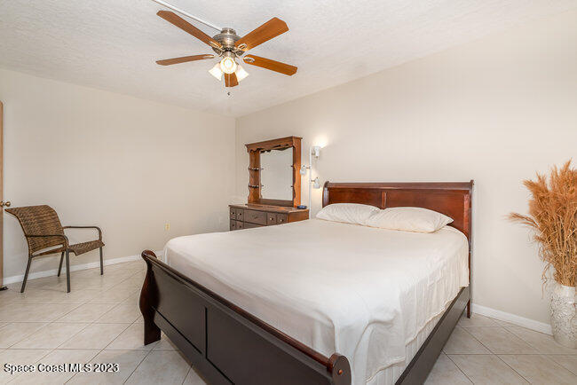 5807 N Atlantic Avenue, 815