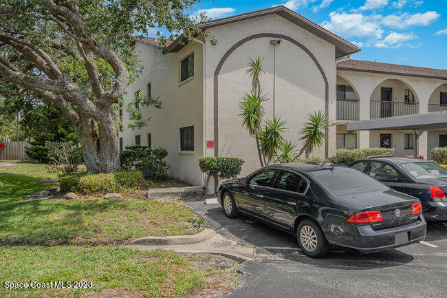 5807 N Atlantic Avenue, 815