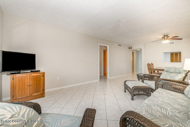 5807 N Atlantic Avenue, 815