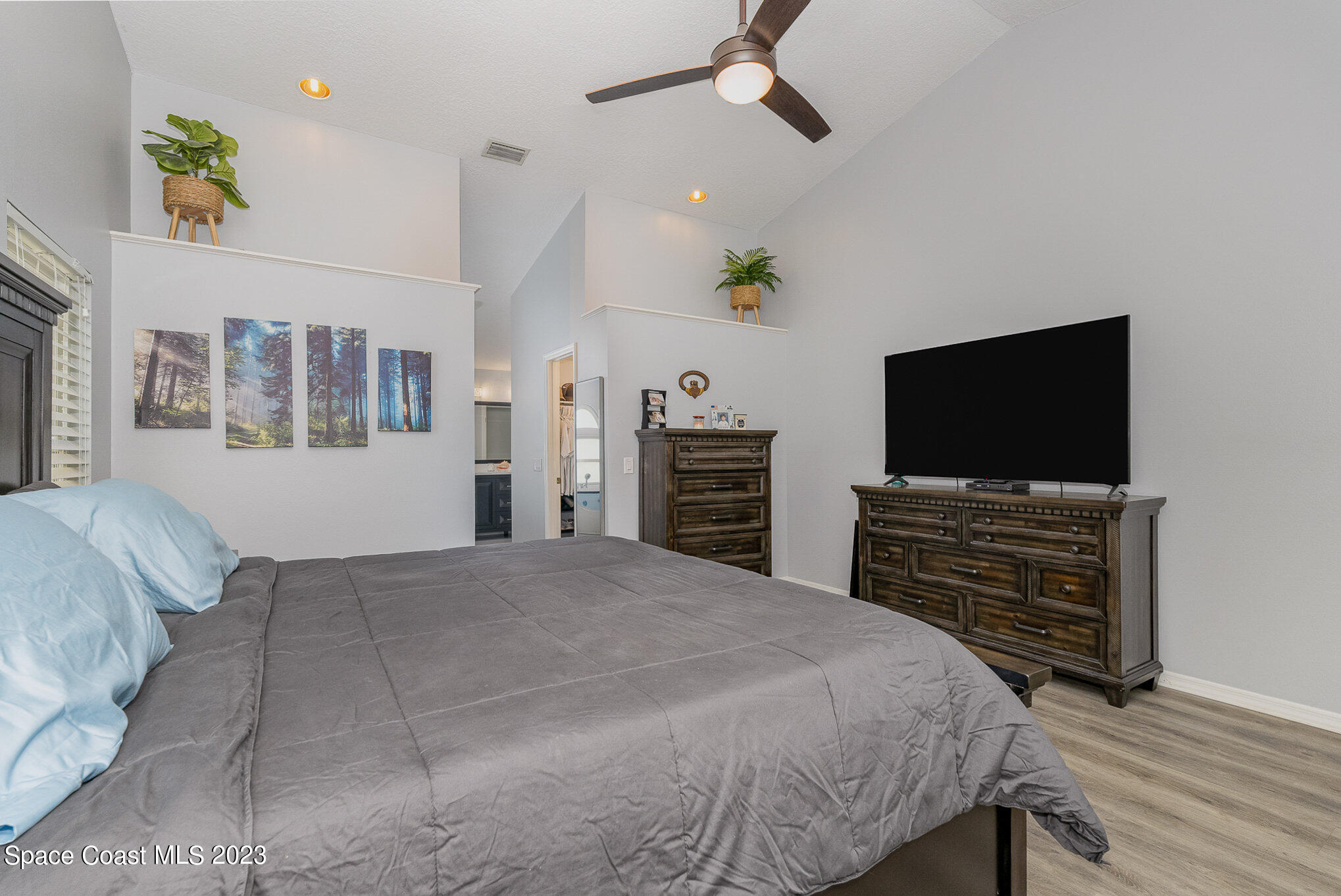 5090 Winchester Drive