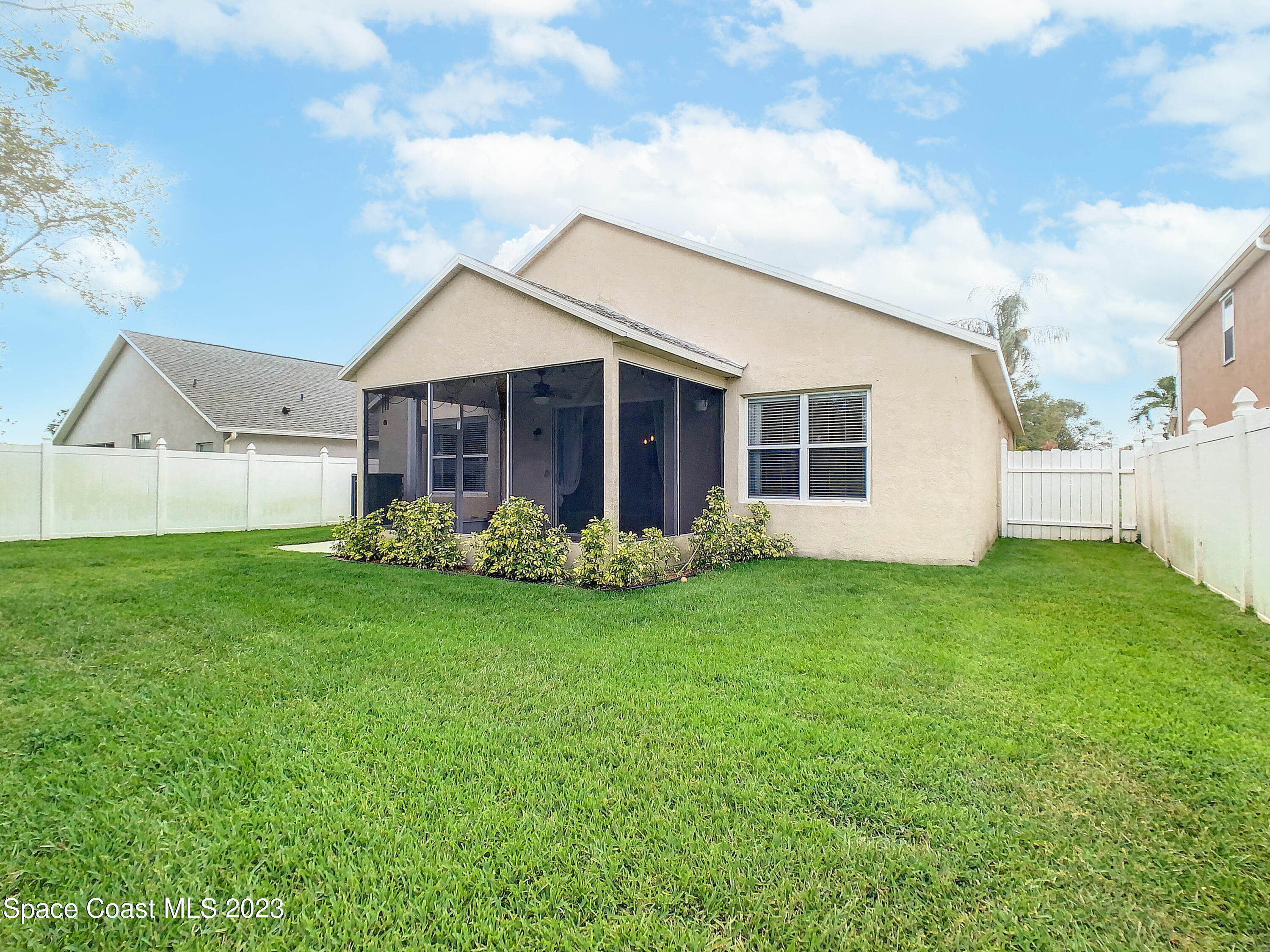 324 Sedgewood Circle