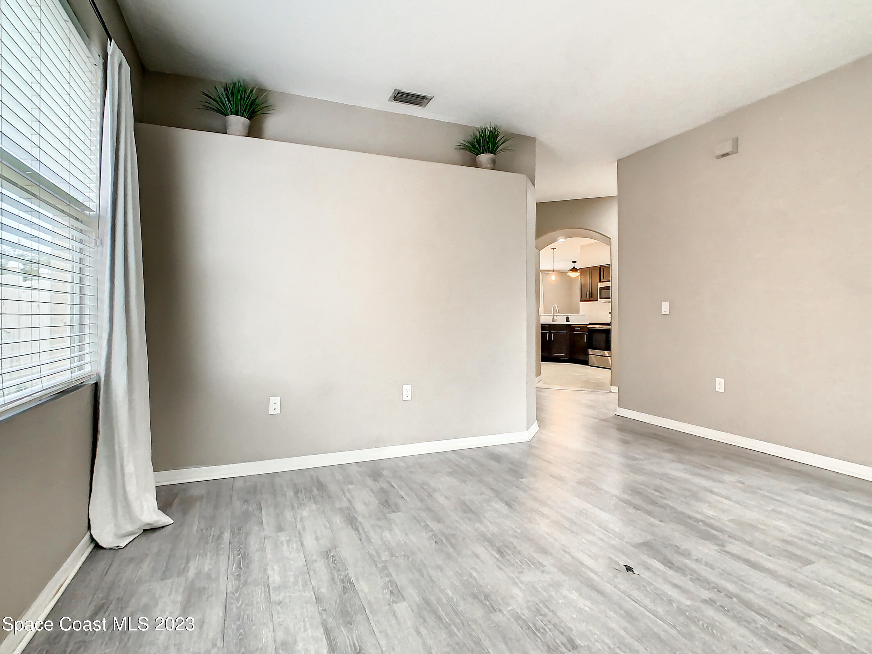 324 Sedgewood Circle