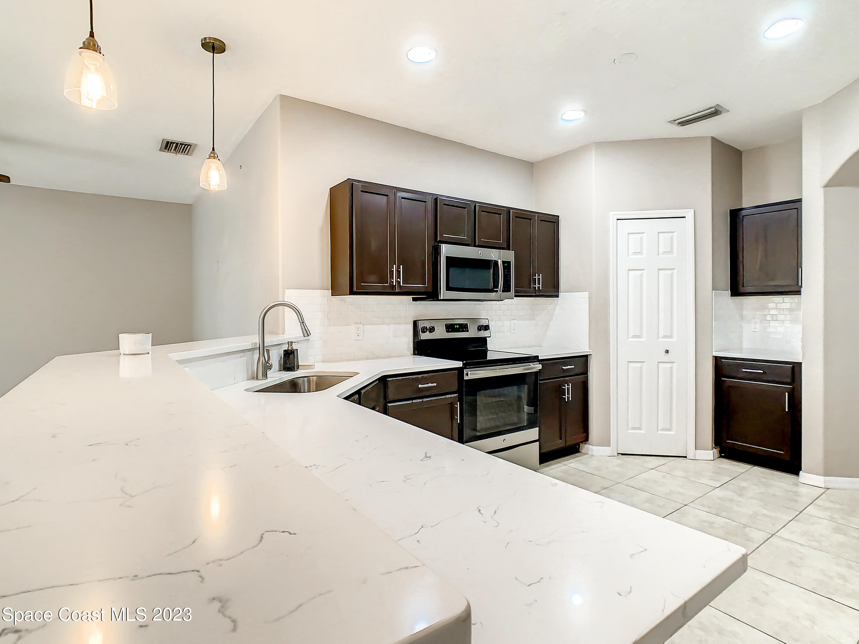 324 Sedgewood Circle