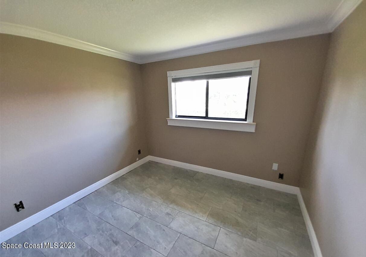 1145 N Shannon Avenue, 2