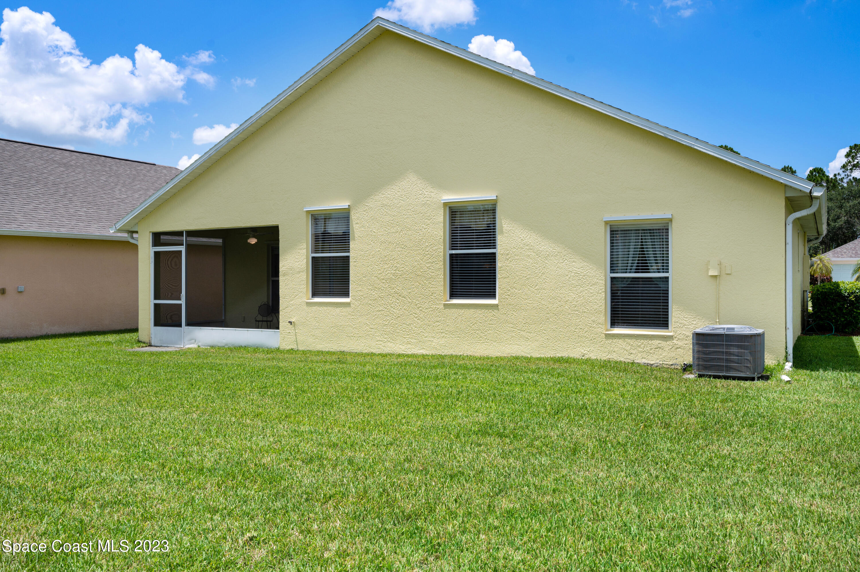 2160 Chinaberry Circle SE