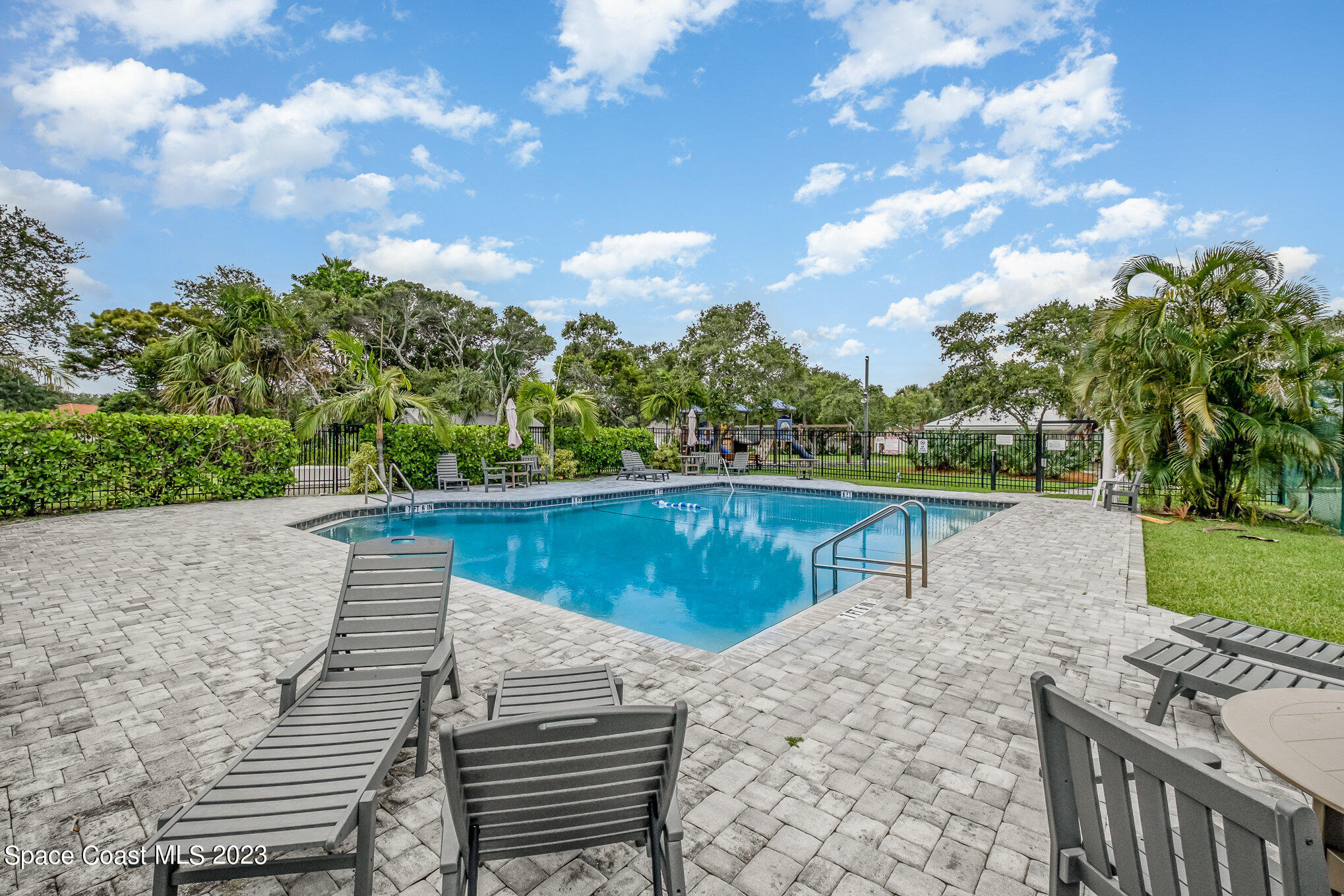 544 Hummingbird Drive