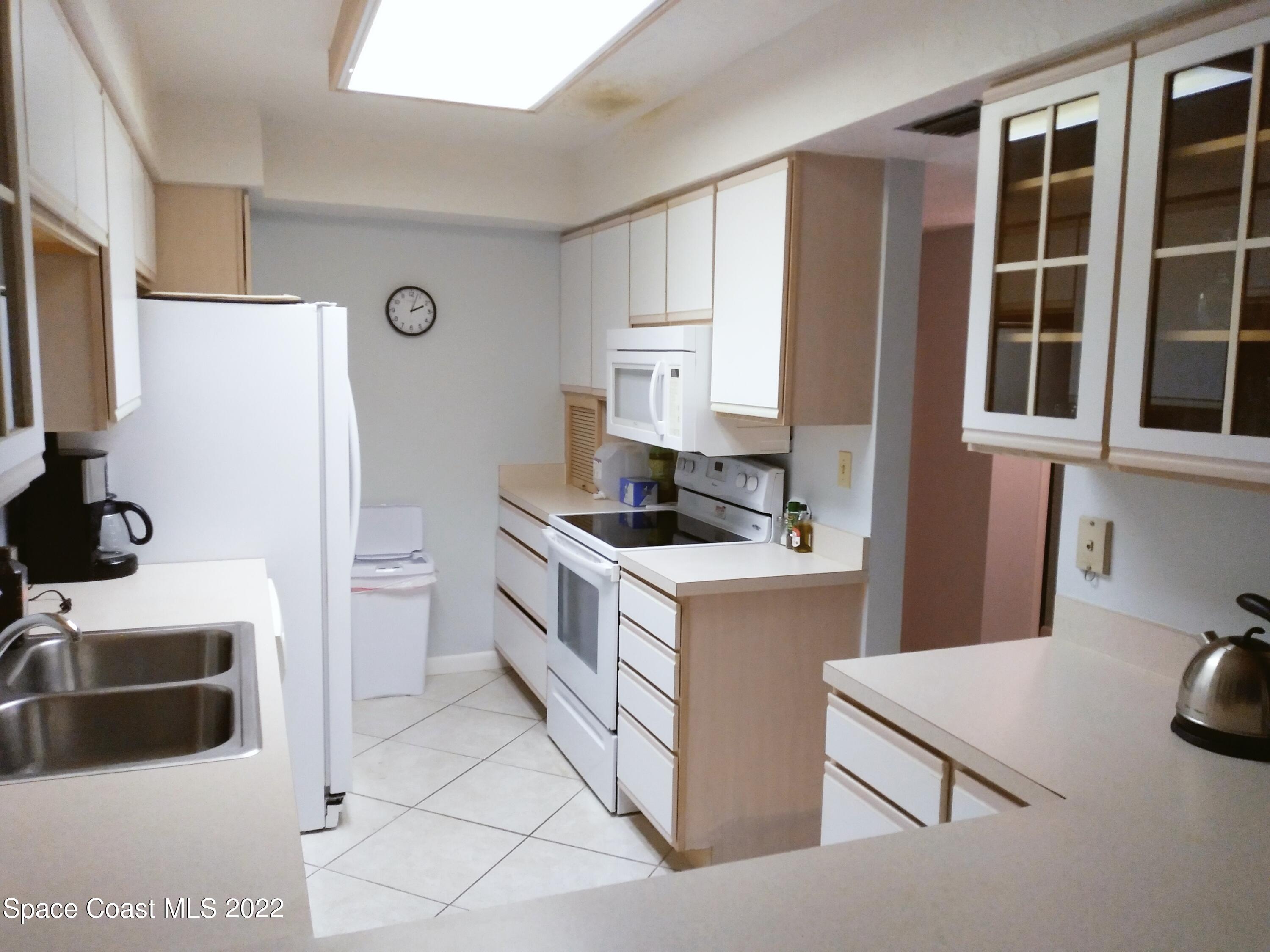 555 Fillmore Avenue, 304
