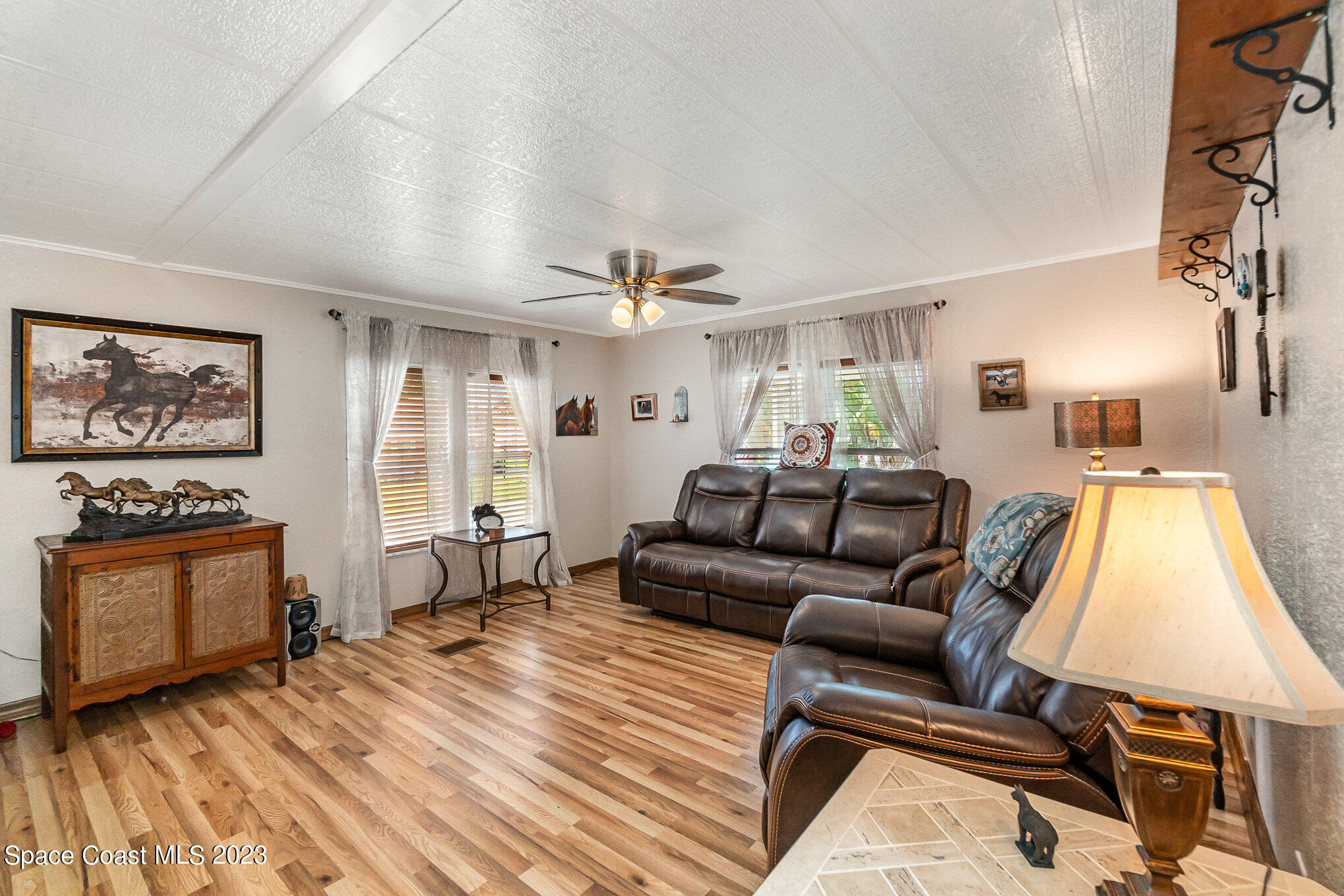 909 Oriole Circle