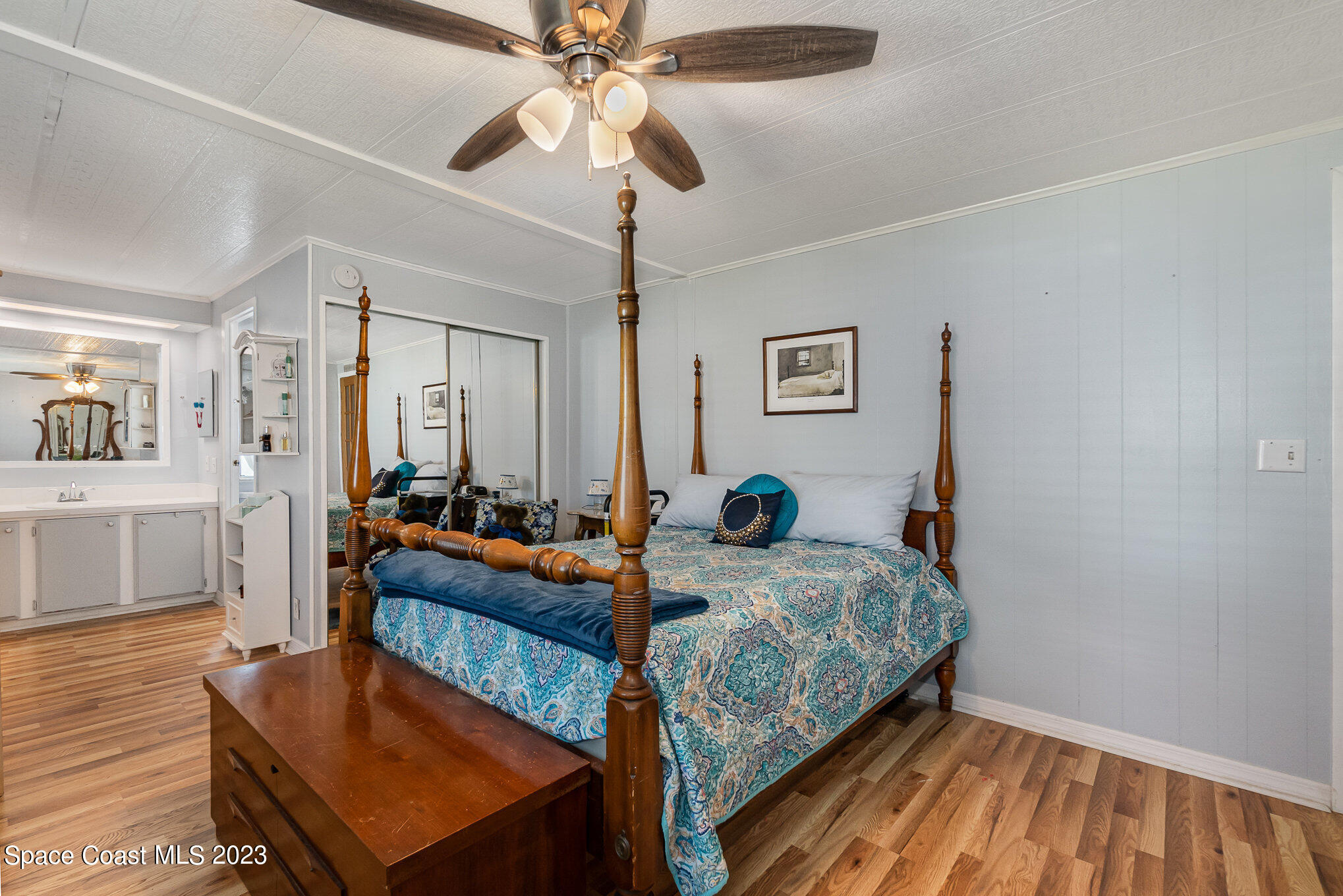 909 Oriole Circle