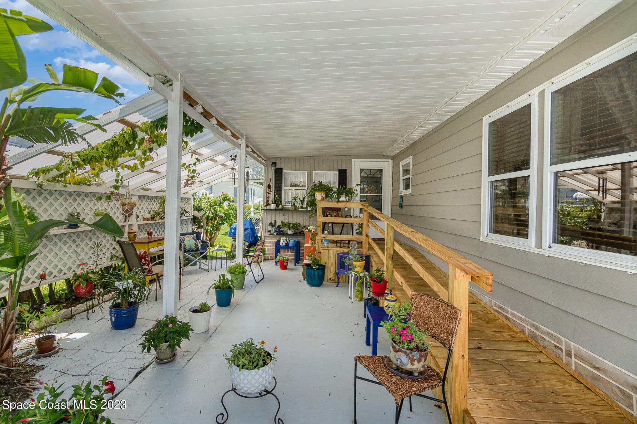 909 Oriole Circle