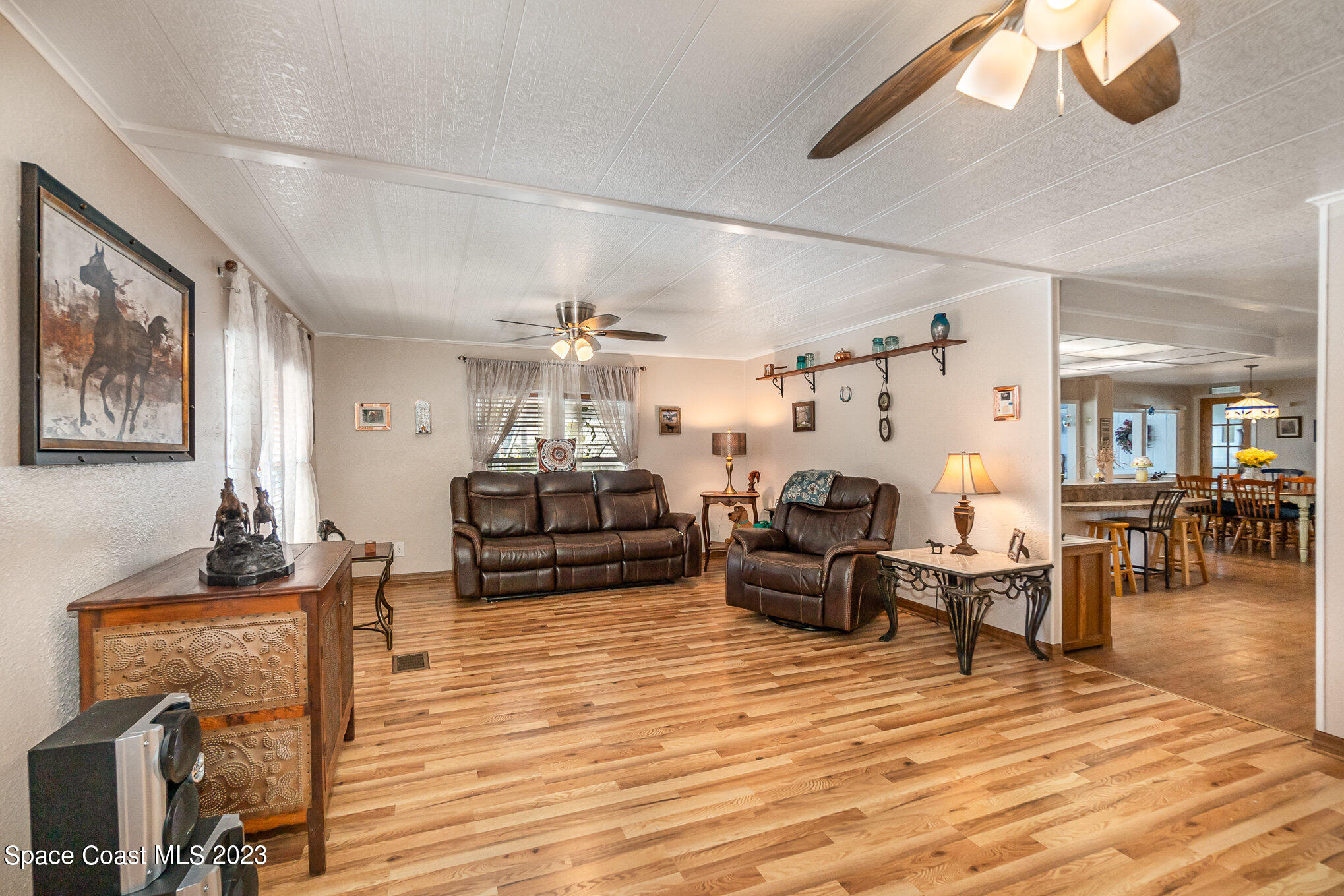 909 Oriole Circle