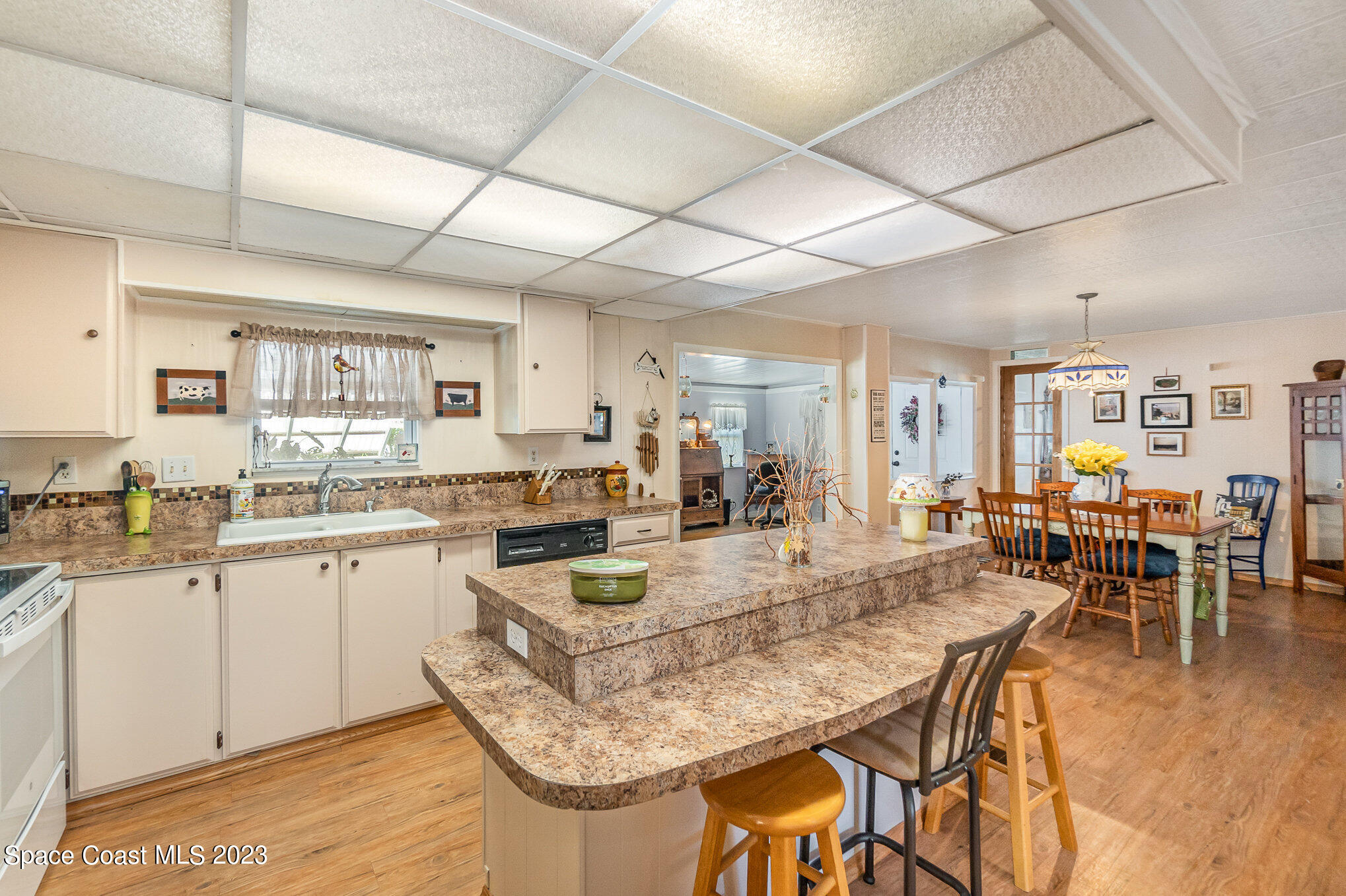 909 Oriole Circle
