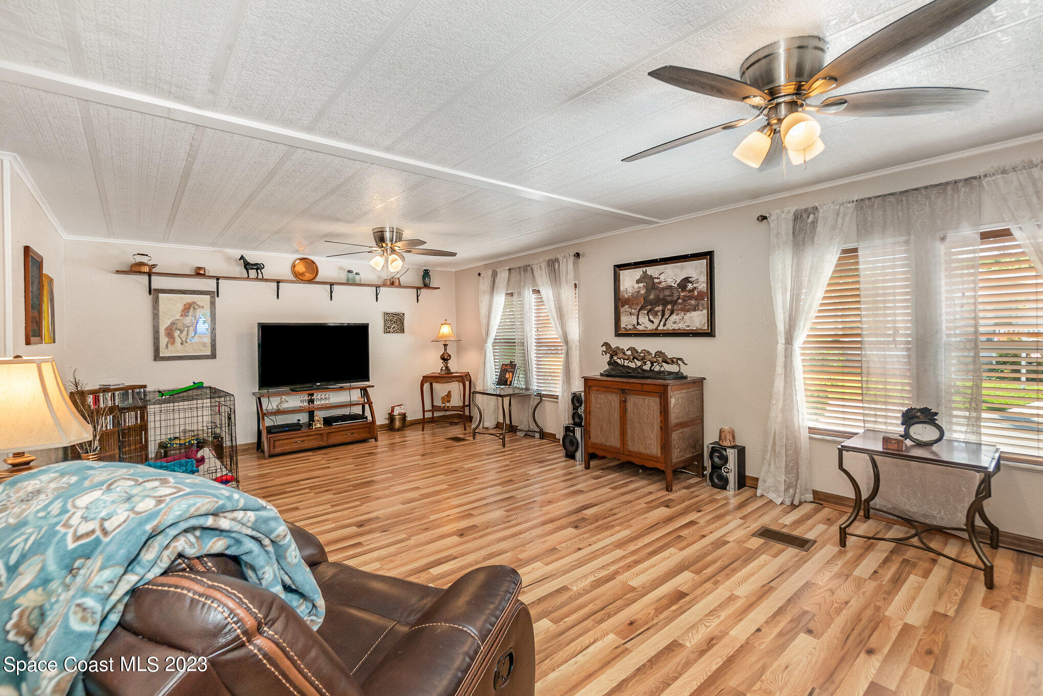 909 Oriole Circle