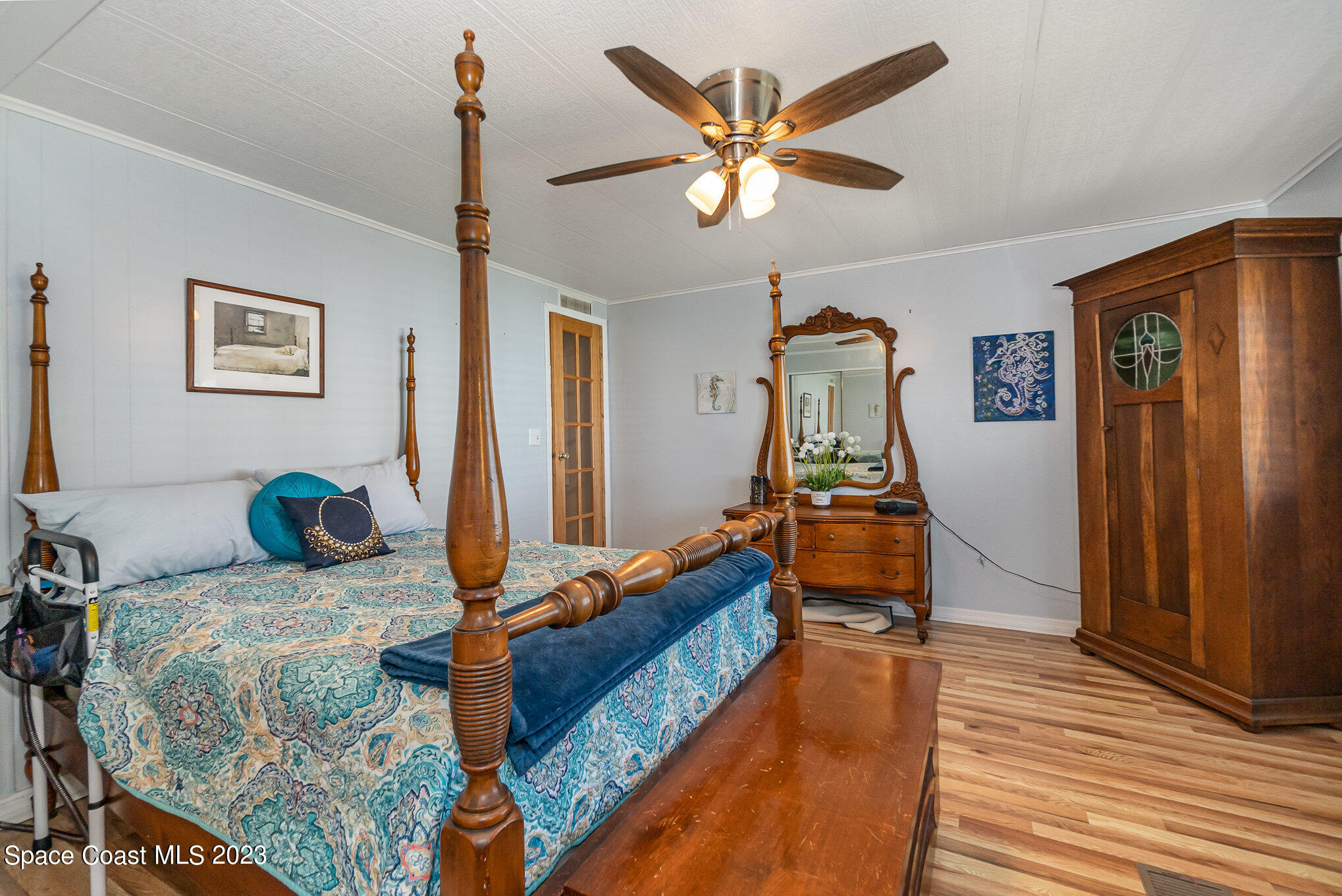 909 Oriole Circle