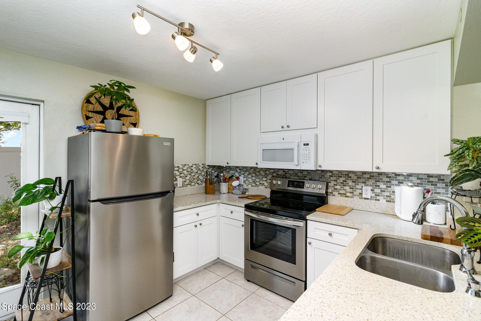 950 Luminary Circle, 103