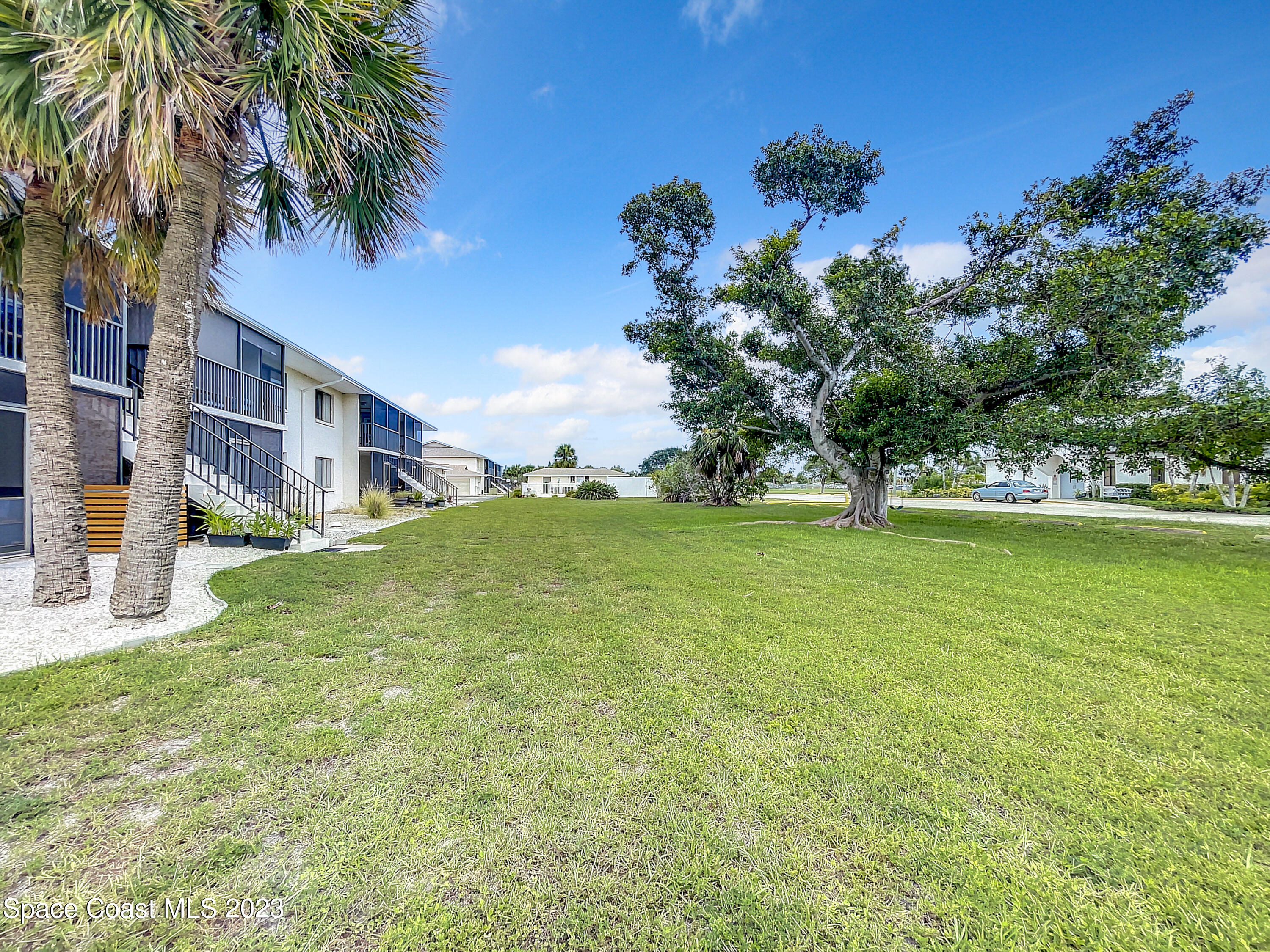 333 S Patrick Drive, 14