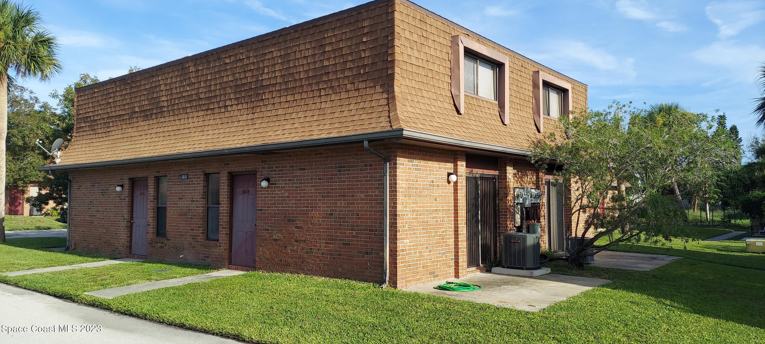 4612-4618 NE Overlook Drive