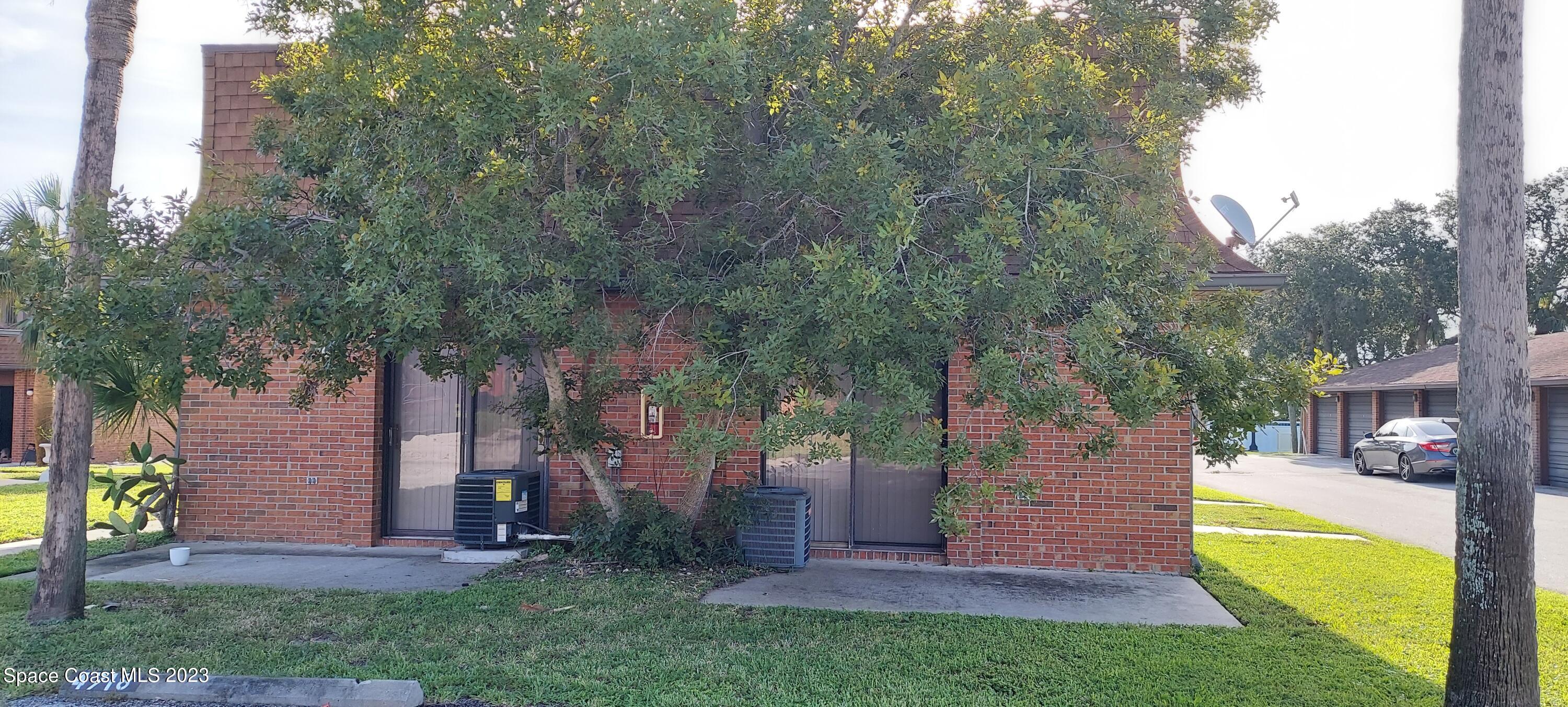 4612-4618 NE Overlook Drive