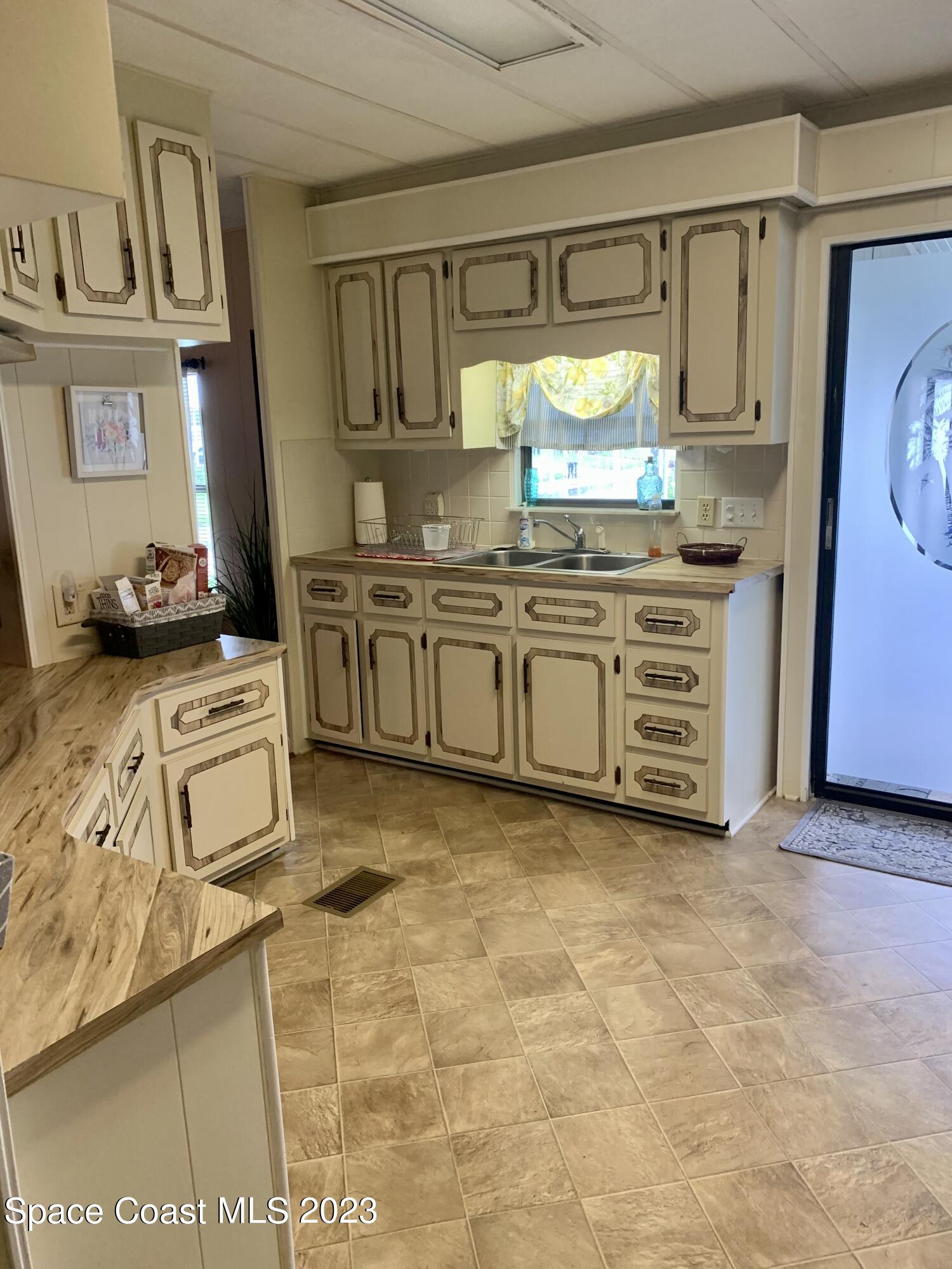 511 Jennifer Circle
