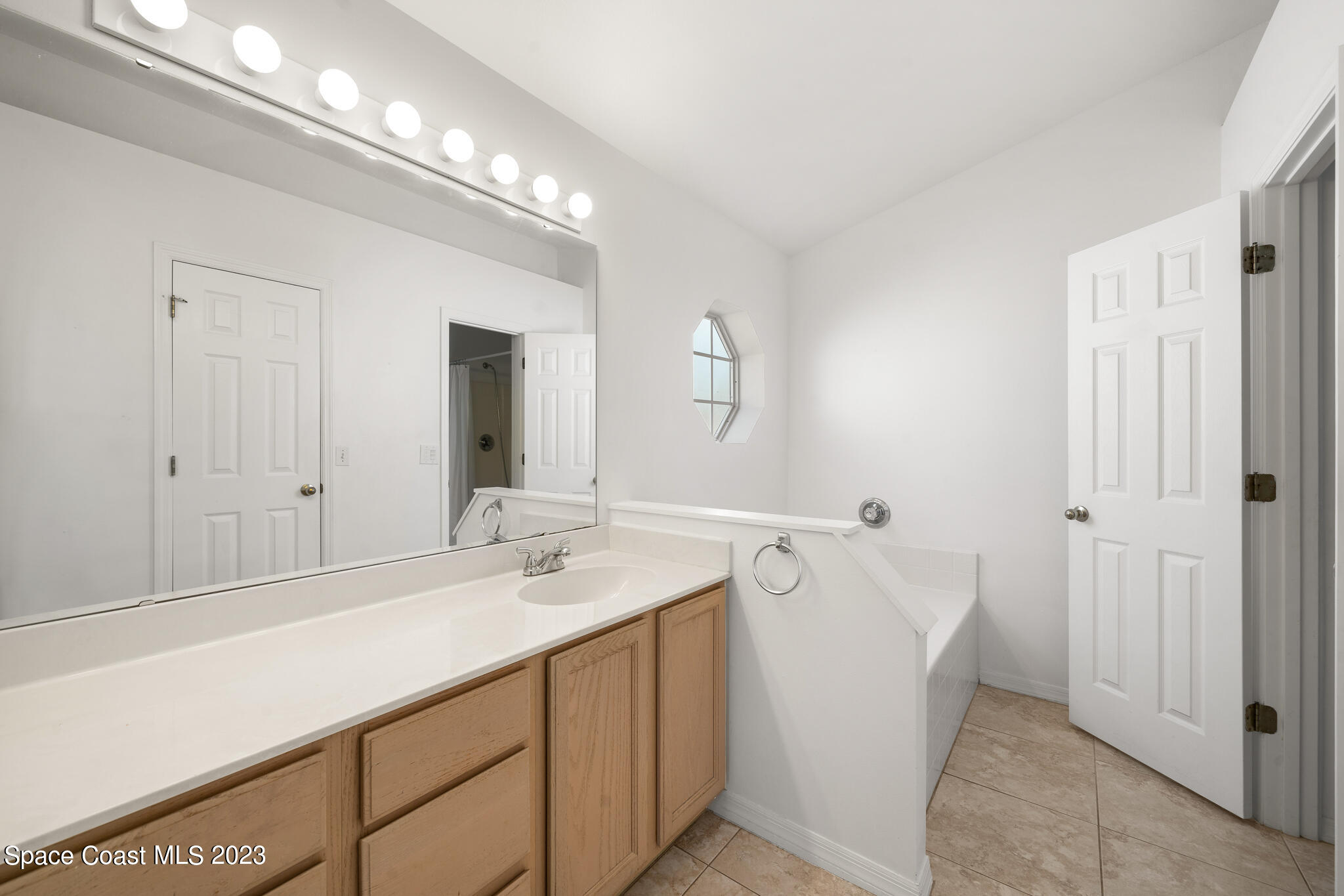 1623 Vista Lake Circle