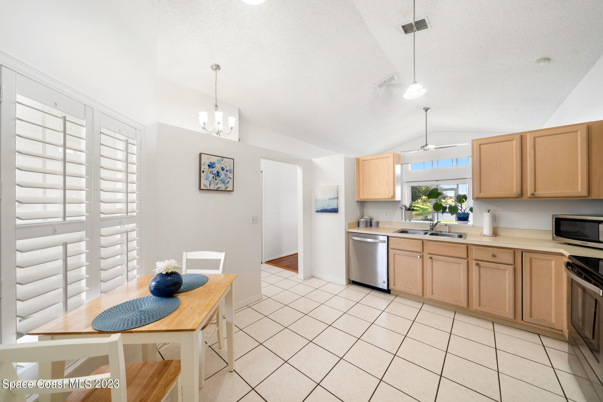 1623 Vista Lake Circle