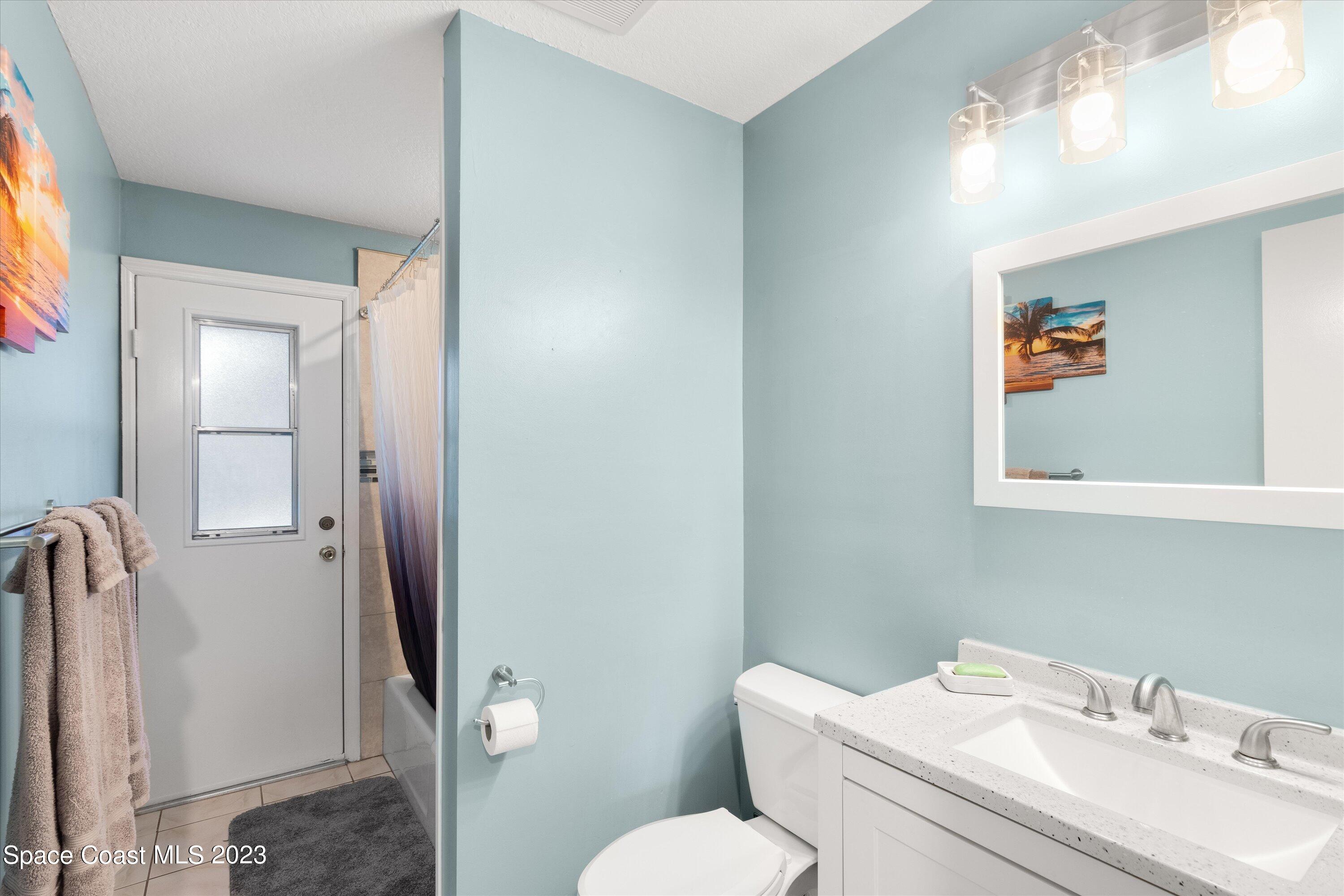 6235 Mirror Lake Manor