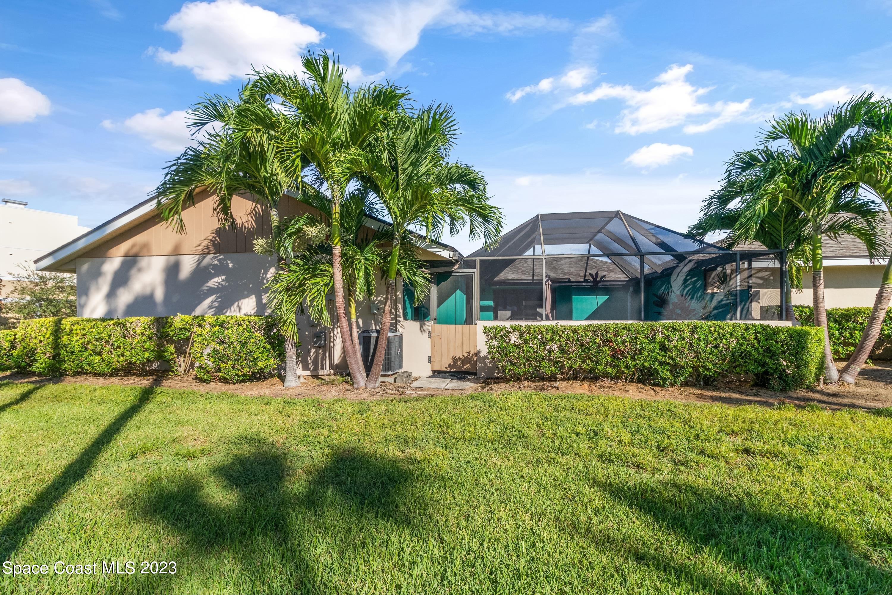 6235 Mirror Lake Manor