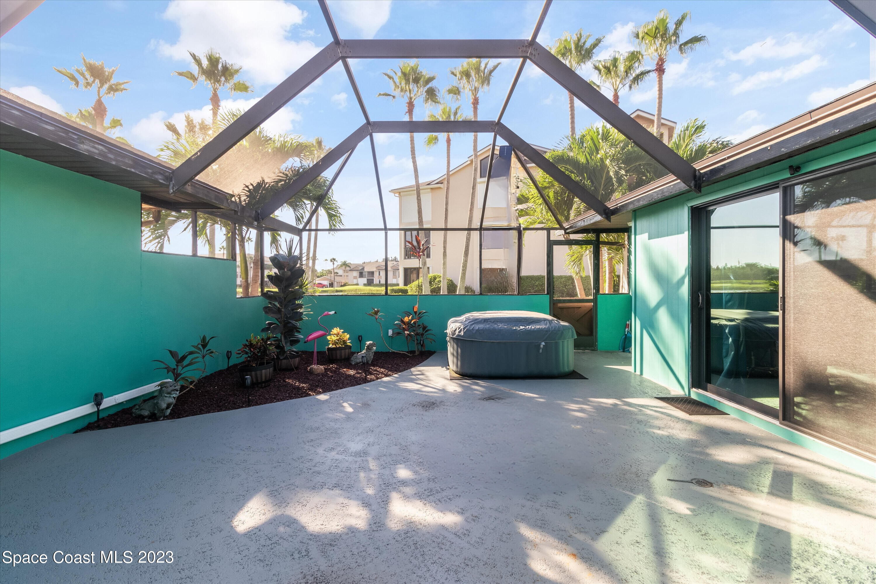 6235 Mirror Lake Manor