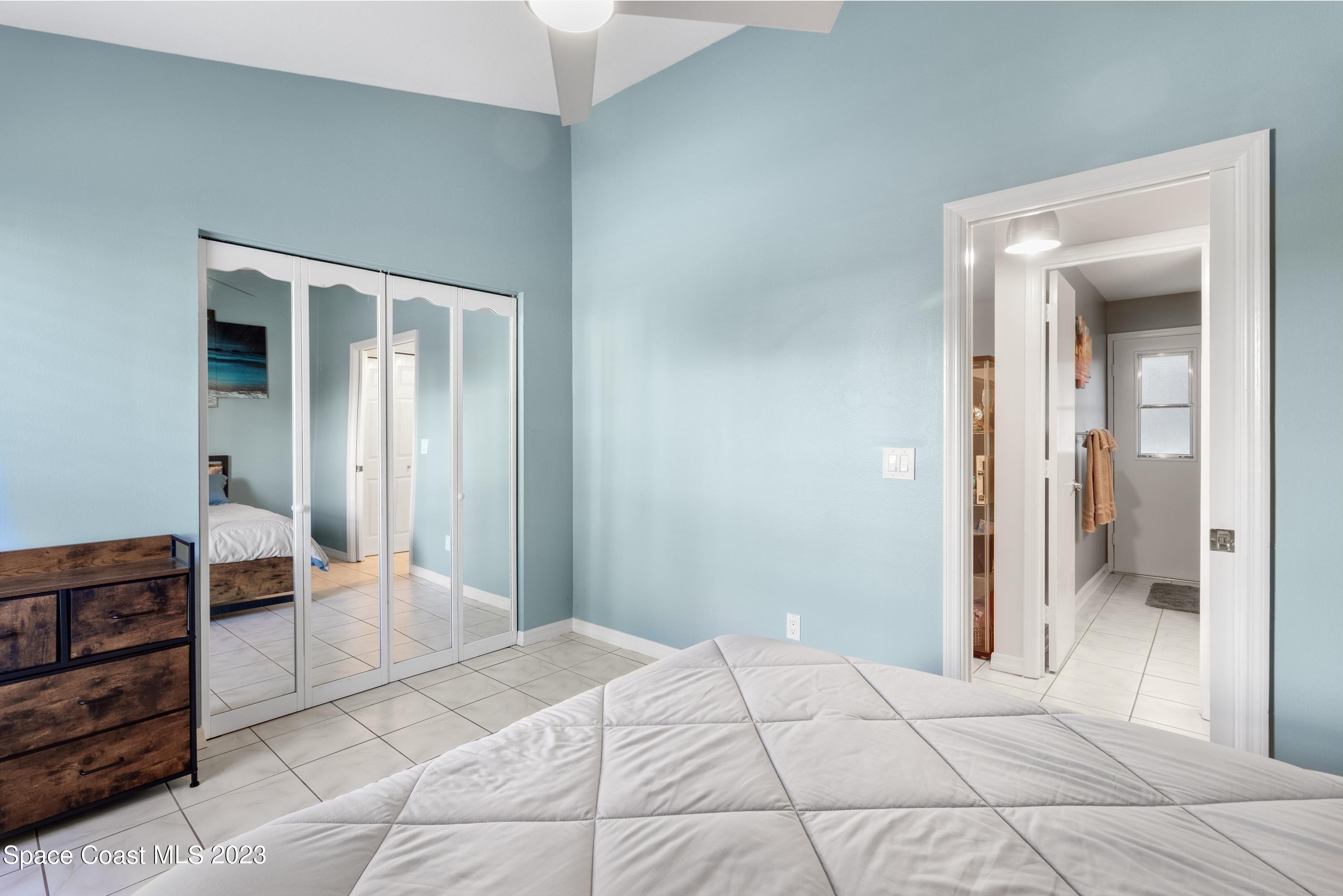 6235 Mirror Lake Manor