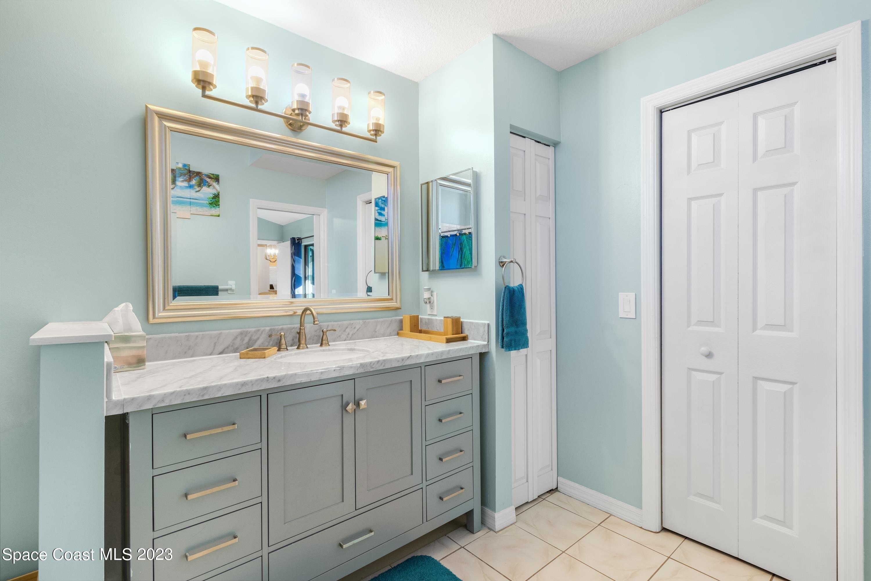 6235 Mirror Lake Manor