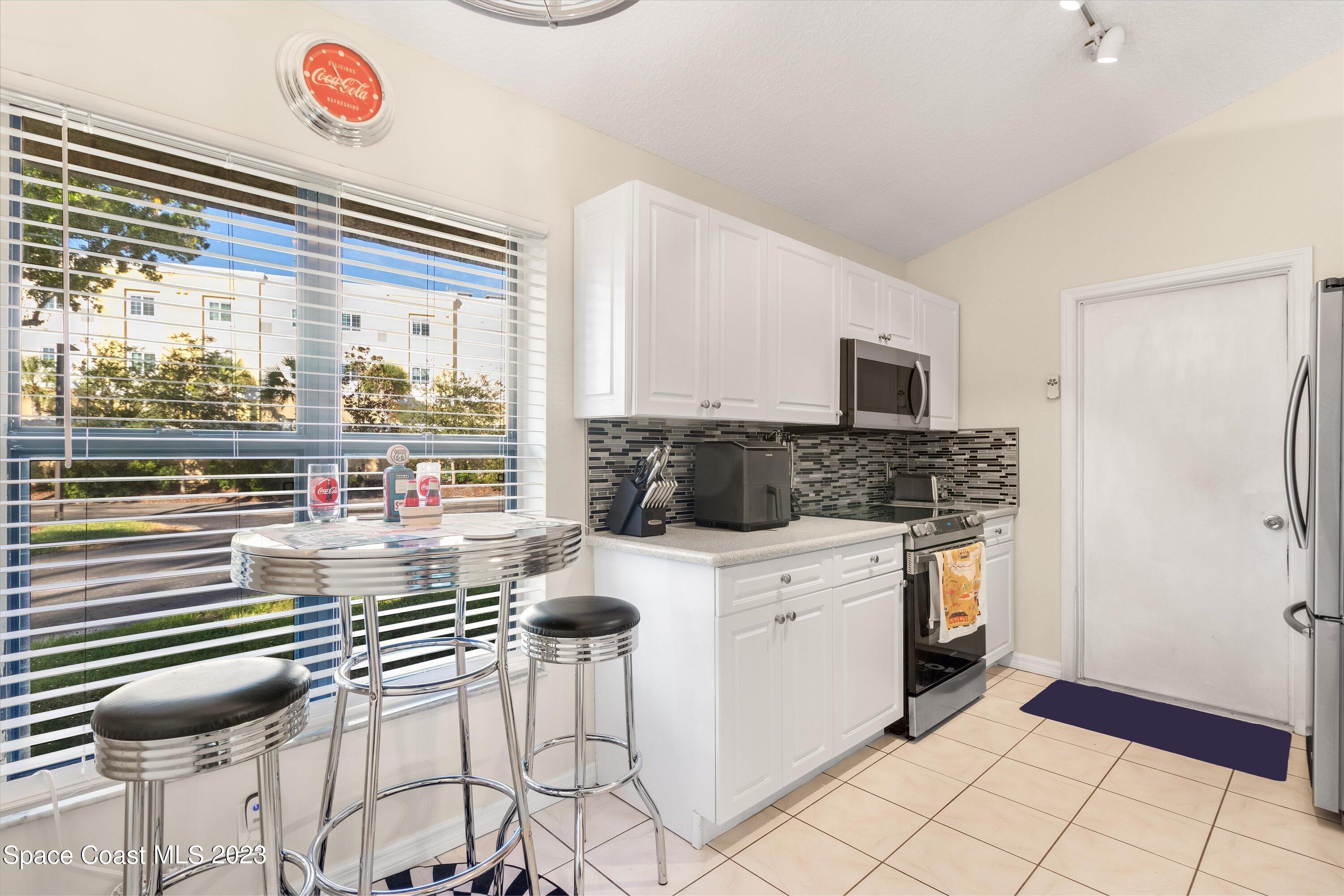 6235 Mirror Lake Manor