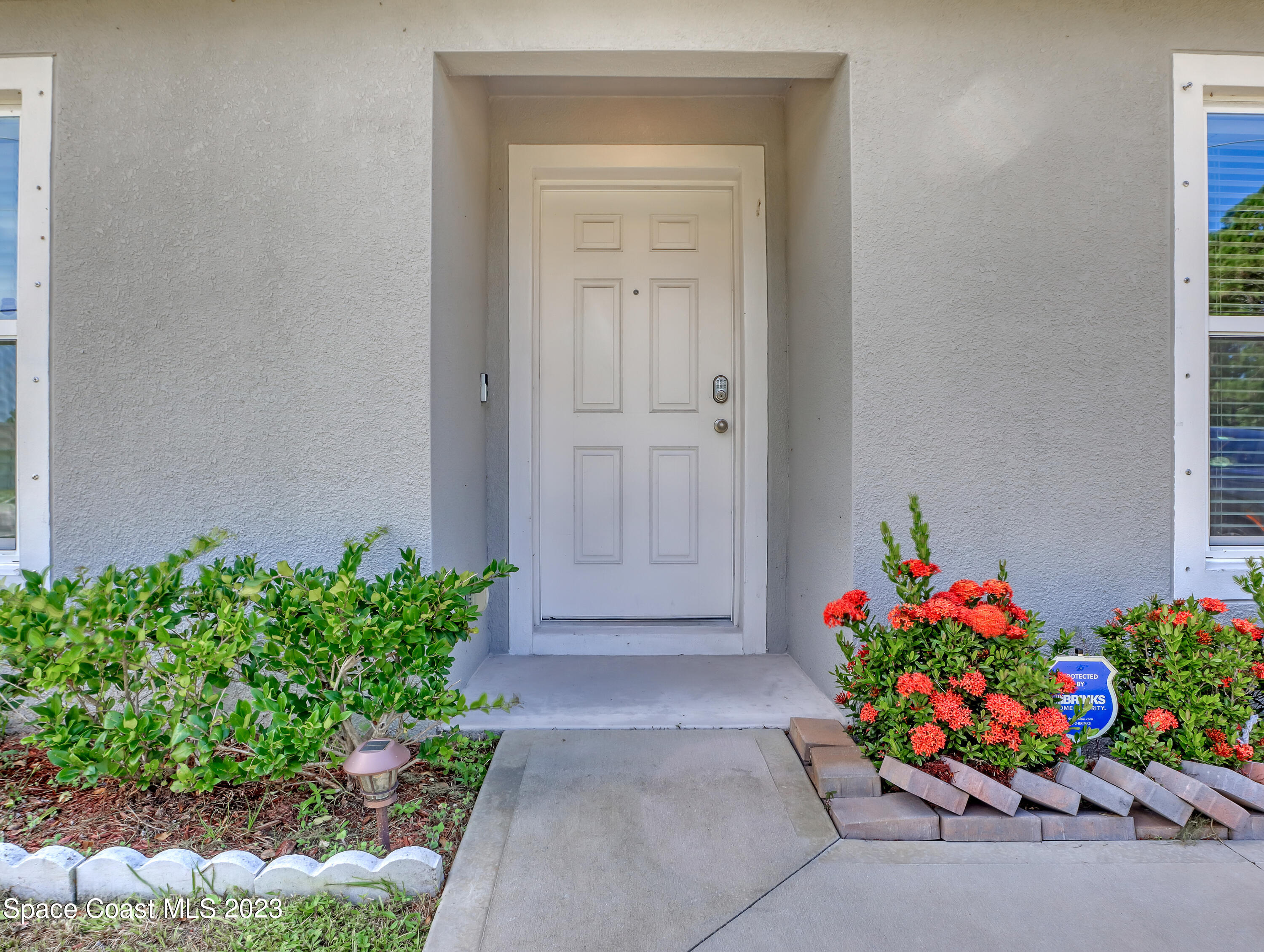 1100 Eldron Boulevard SE