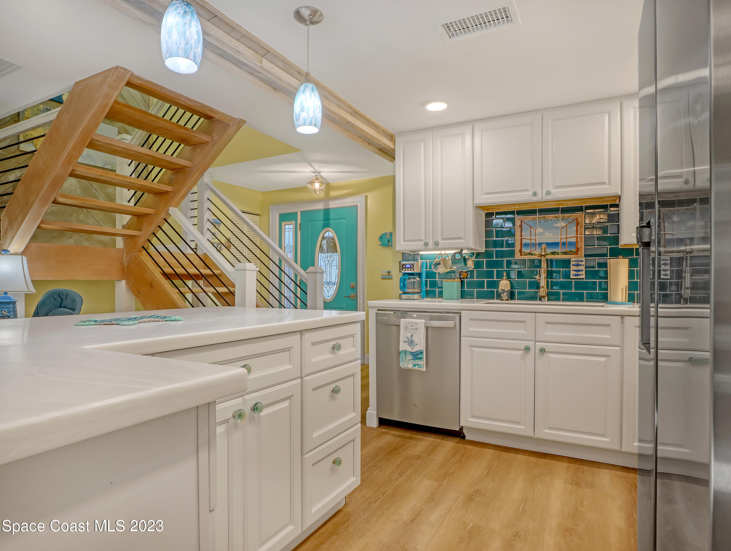 8704 Hibiscus Court