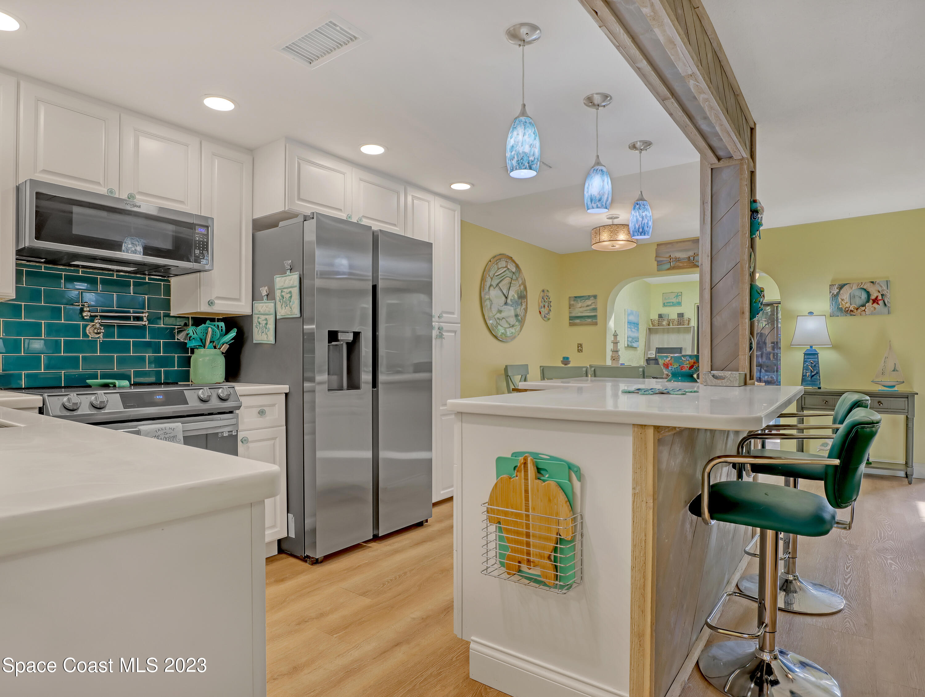 8704 Hibiscus Court