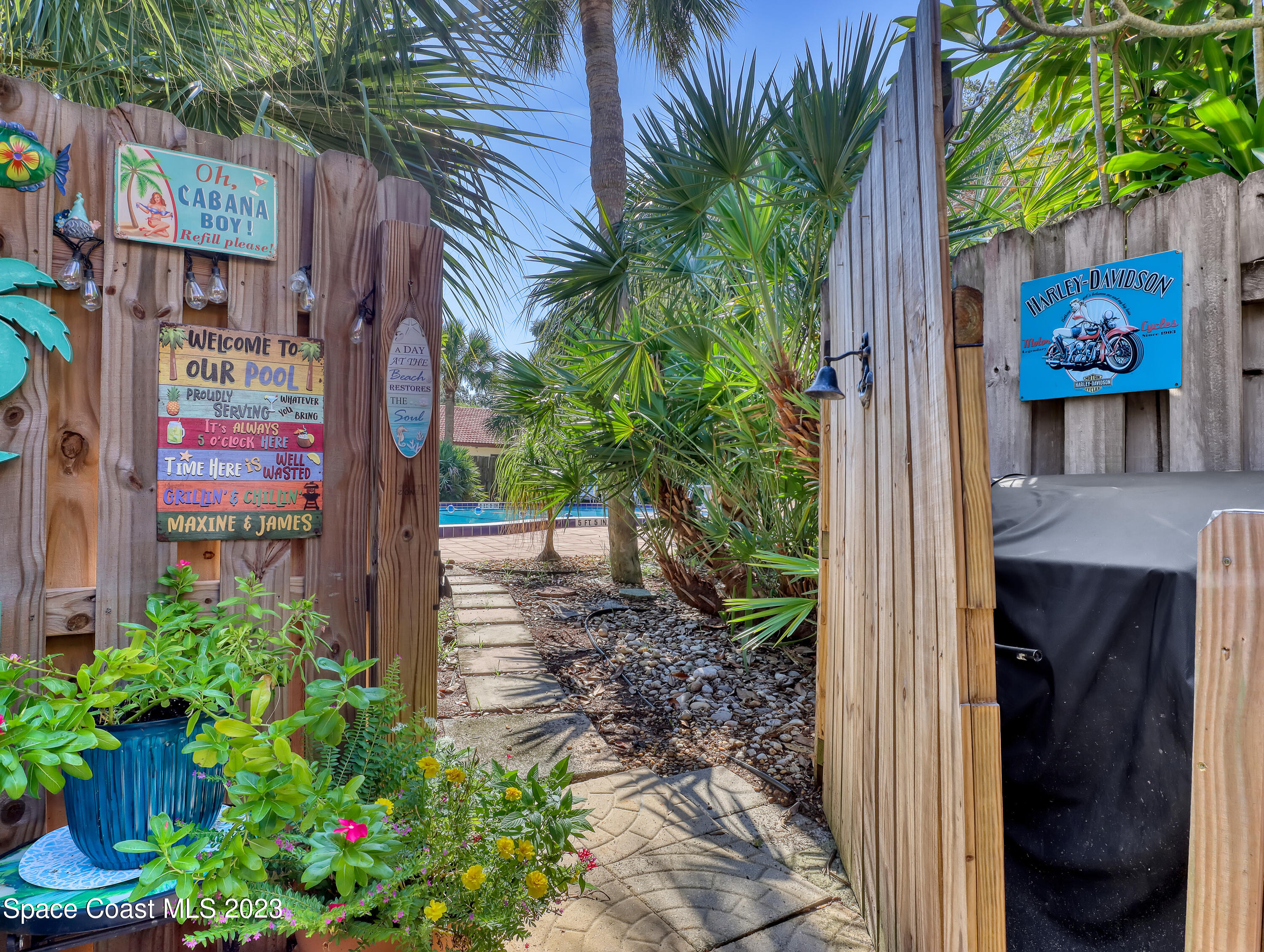 8704 Hibiscus Court