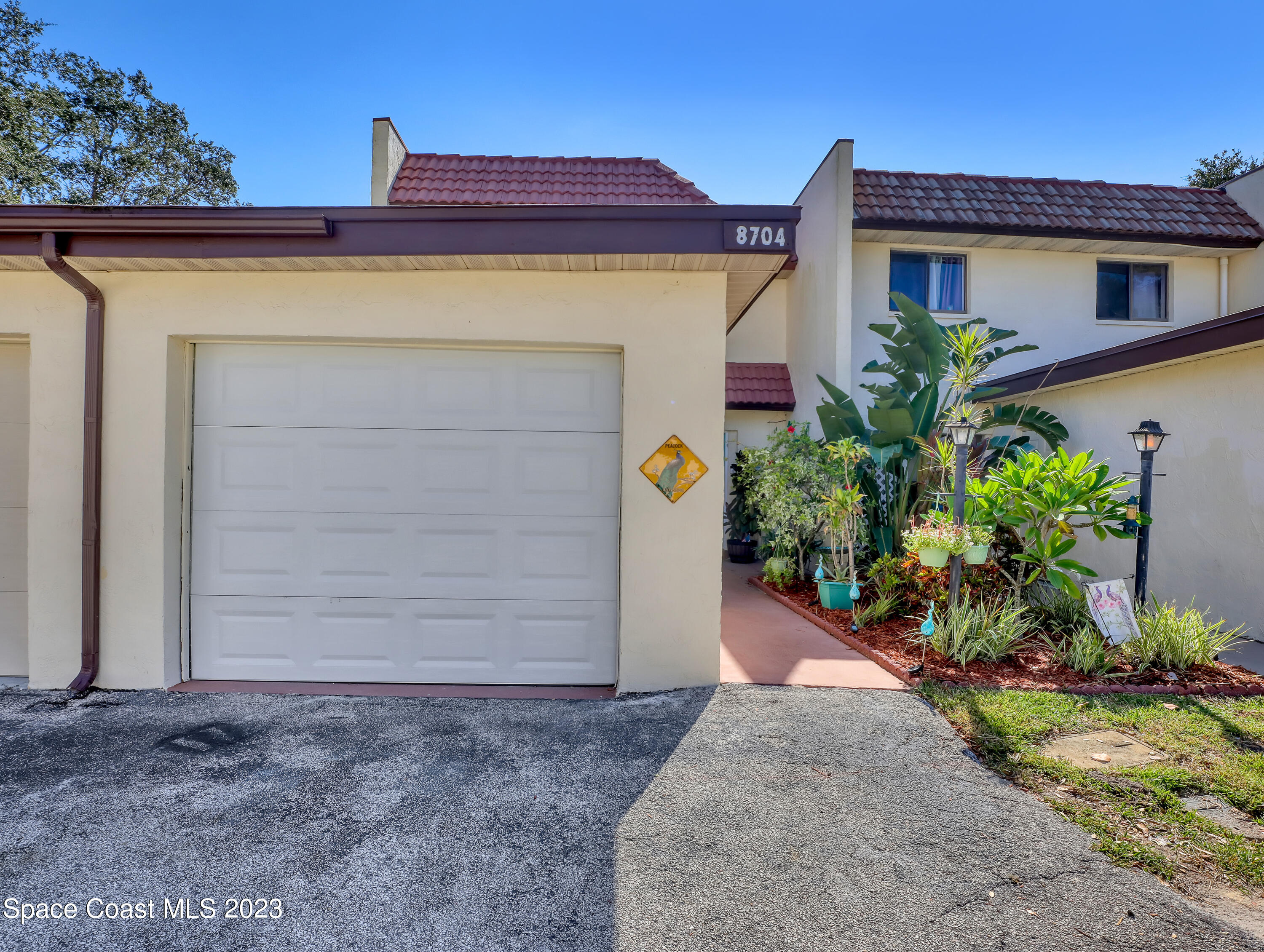 8704 Hibiscus Court