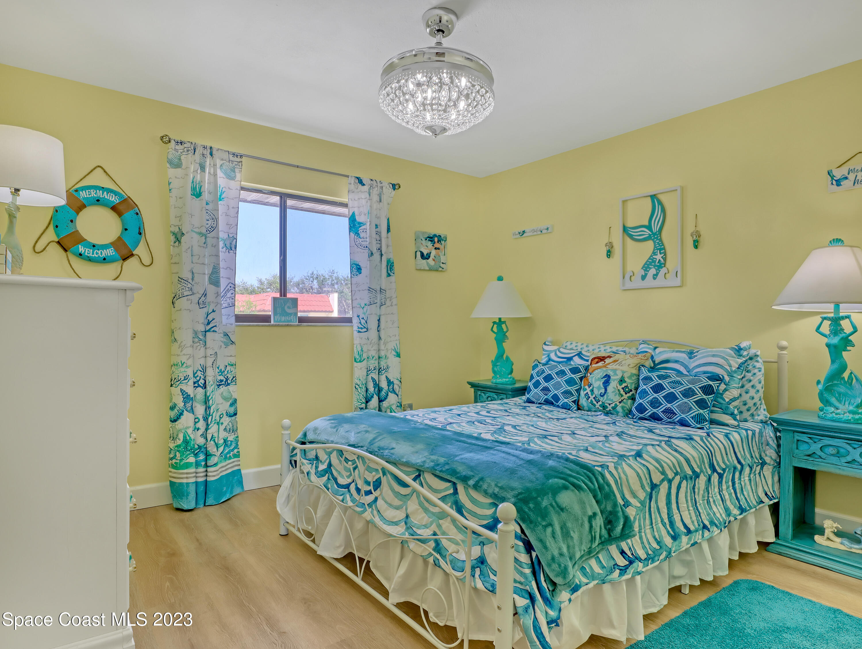 8704 Hibiscus Court