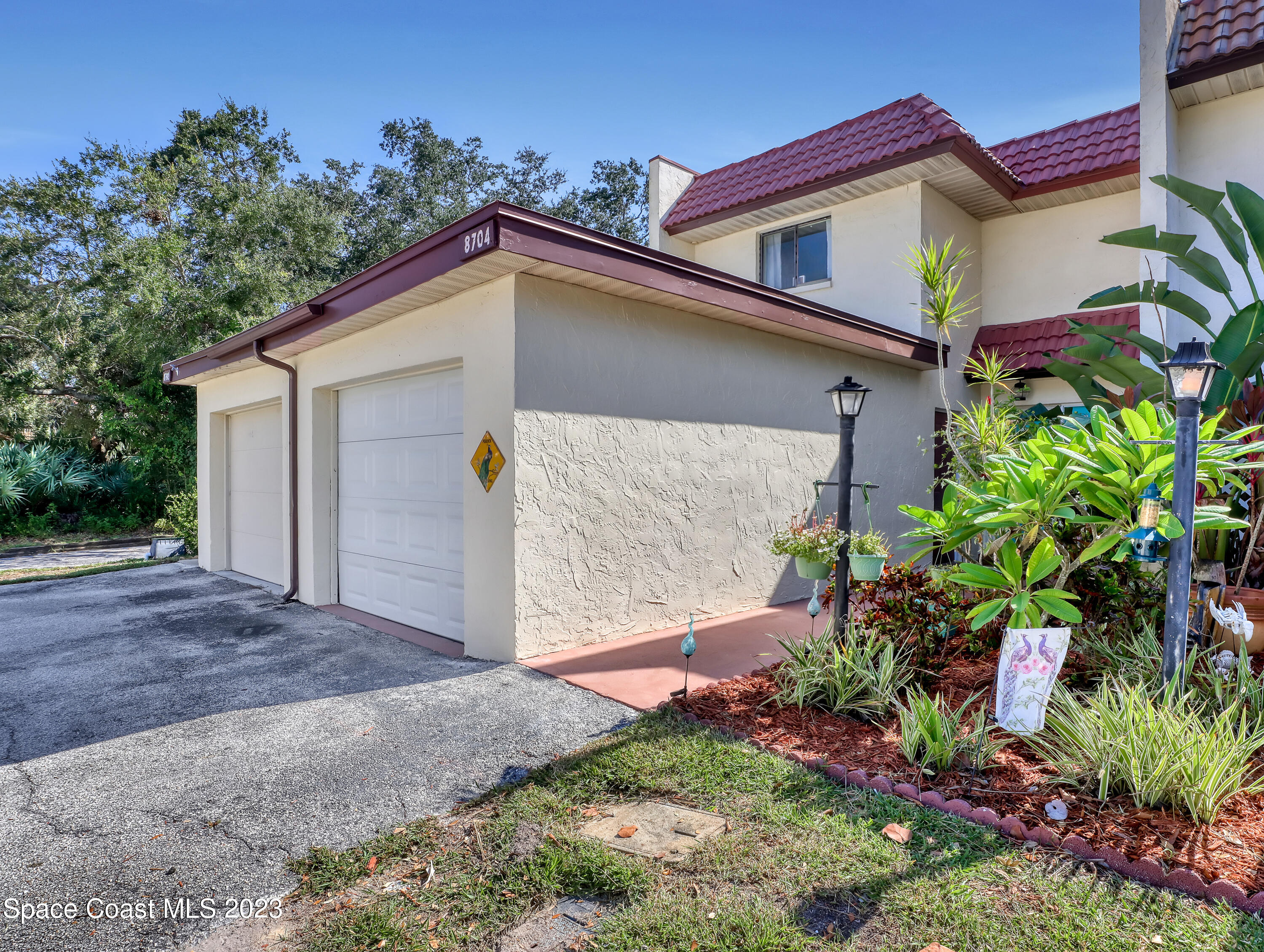 8704 Hibiscus Court