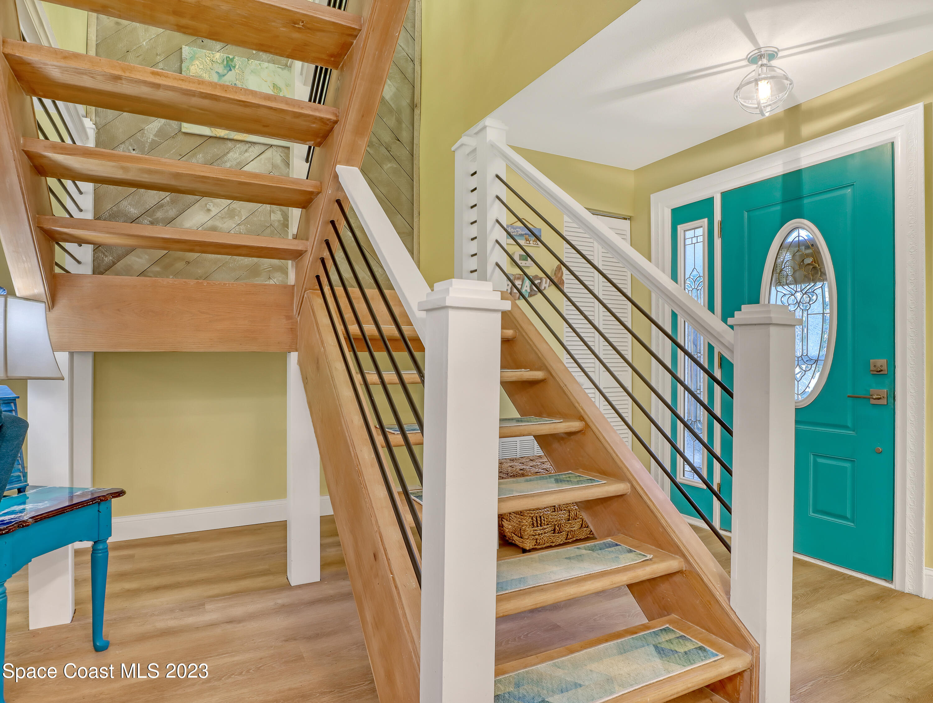 8704 Hibiscus Court
