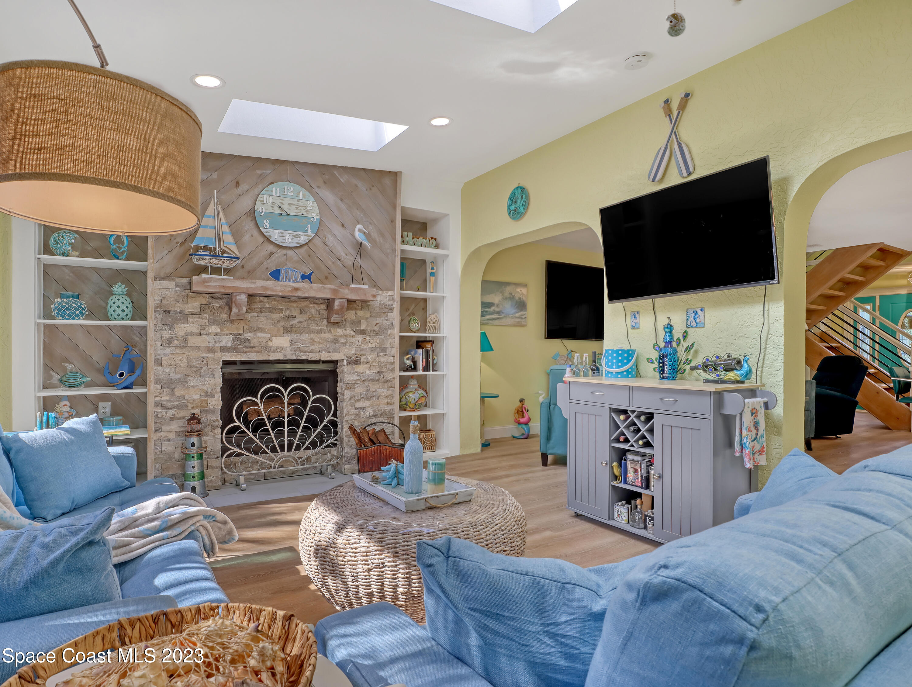 8704 Hibiscus Court