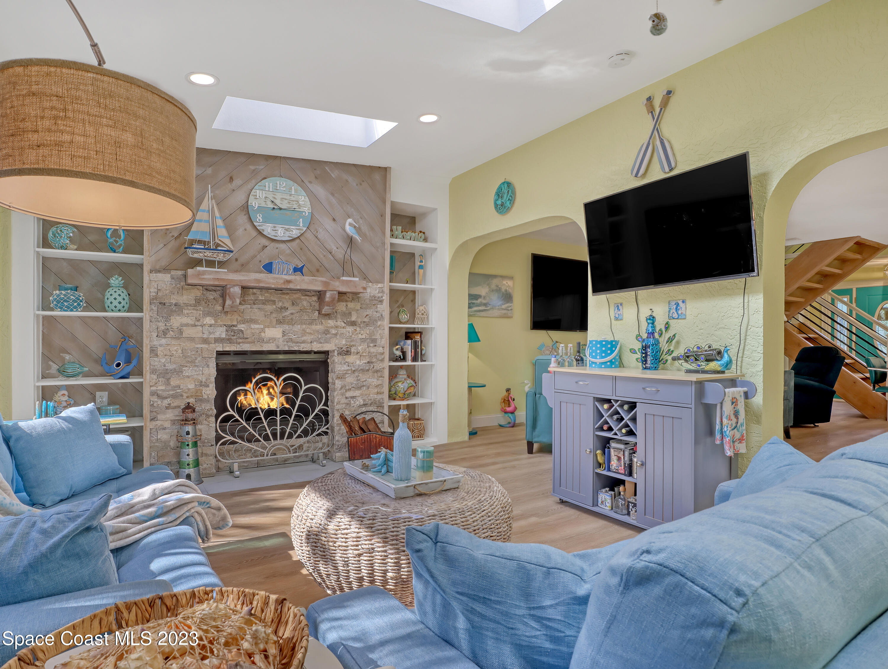 8704 Hibiscus Court