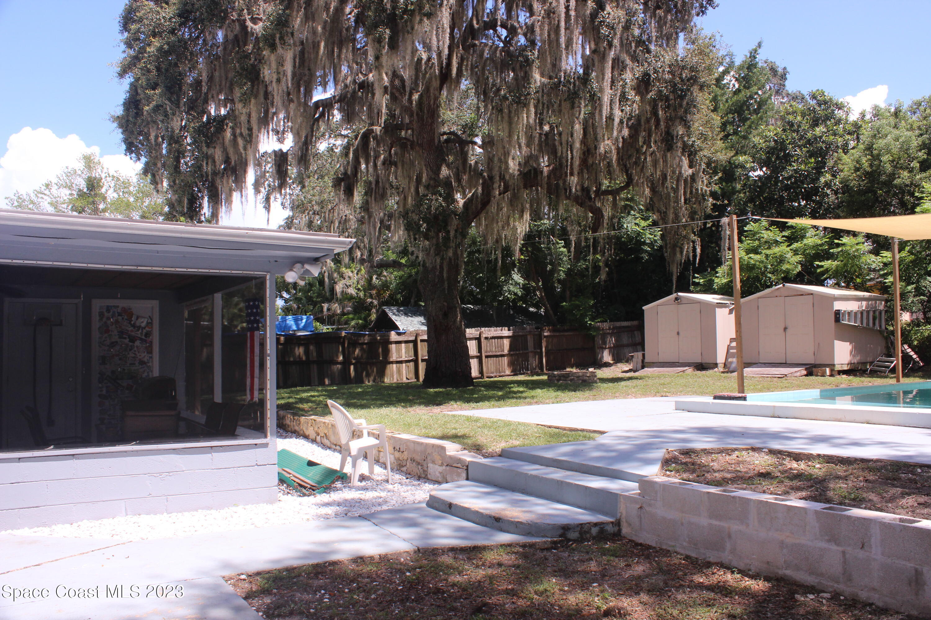 75 N Hilltop Drive